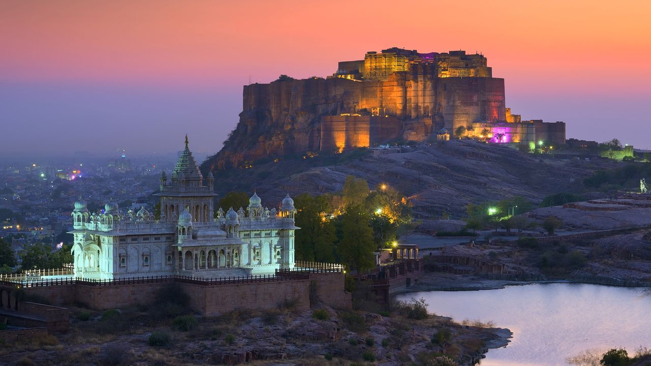 1280x720 View of Jaswant Thada and Mehrangarh Fort in Jodhpur city in Rajasthan, India. Gallery · Peapix