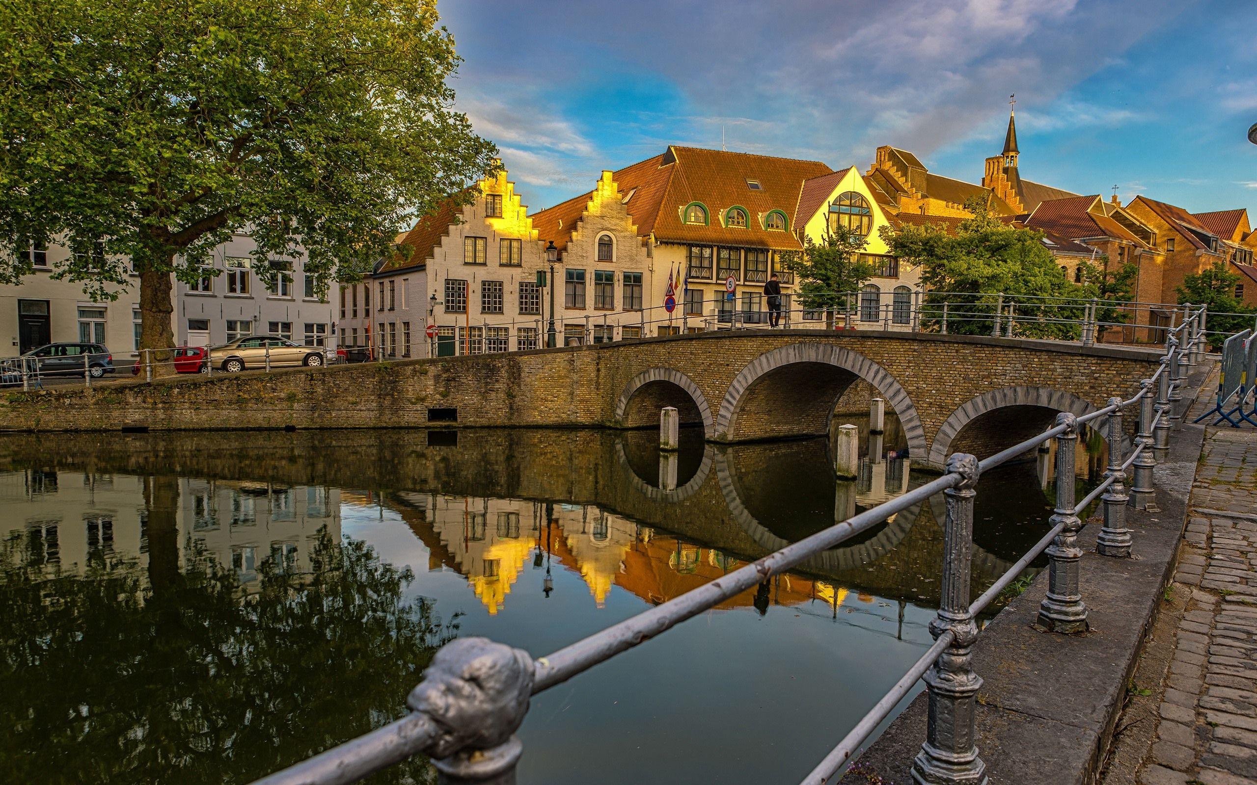 2560x1600 Wallpaper Belgium, Brugge, river, bridge, houses, city, dusk
