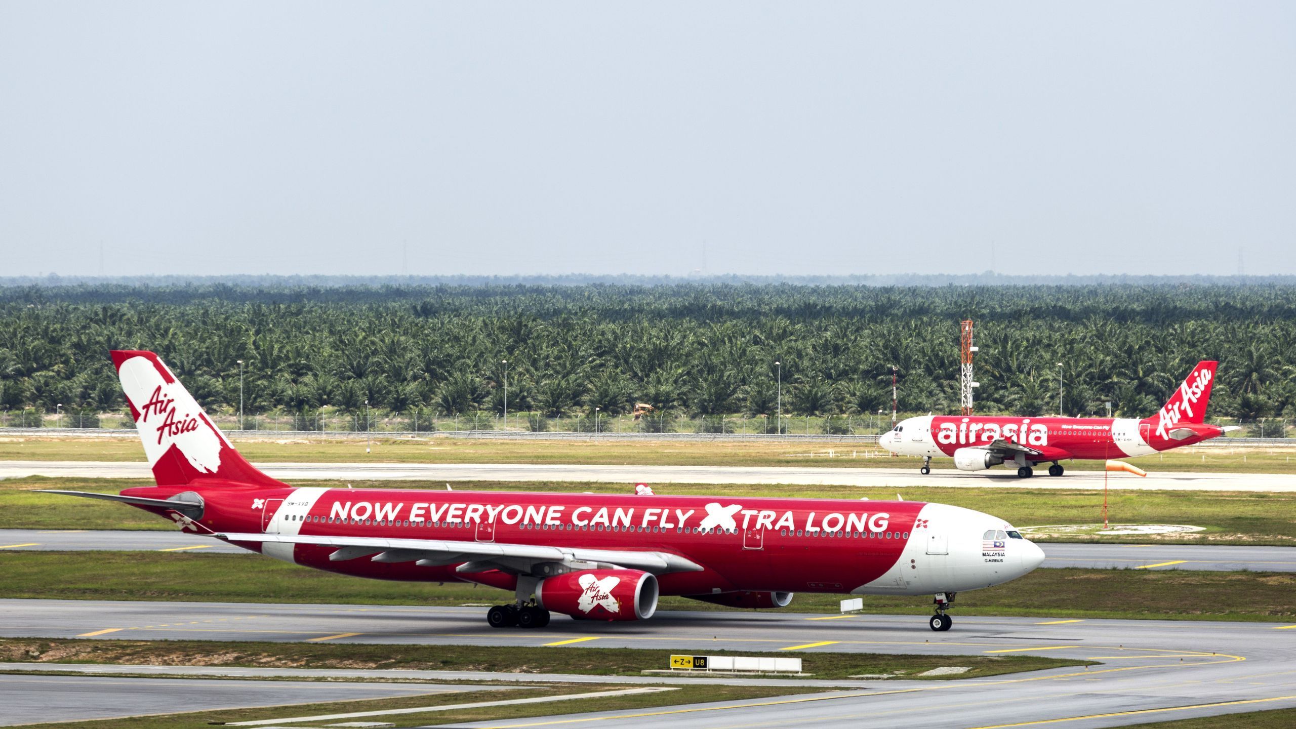 2560x1440 After AirAsia Flight Drops in Altitude, Passengers Accuse Crew of Panicking. Condé Nast Traveler