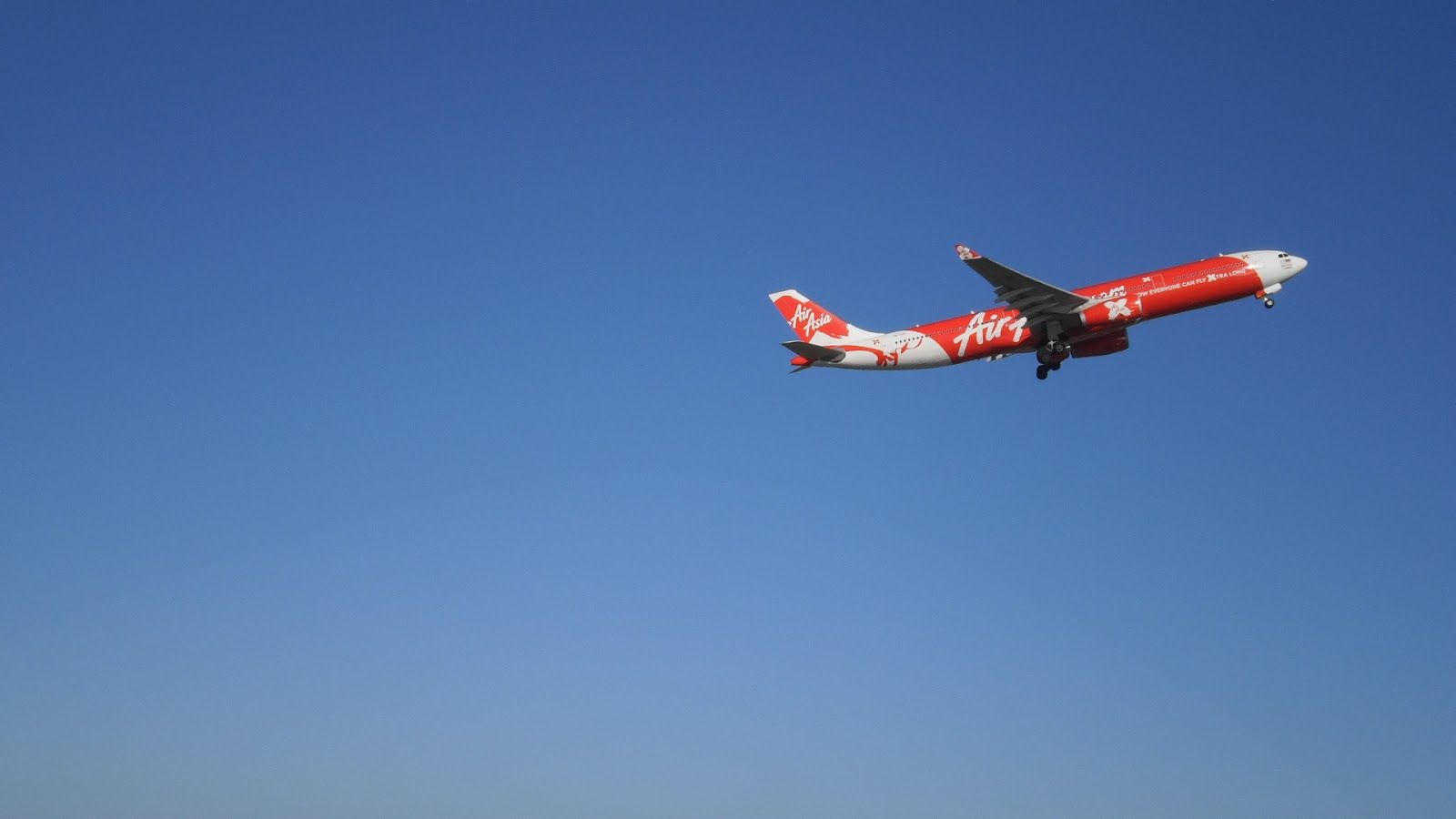 1600x900 AirAsia Wallpaper