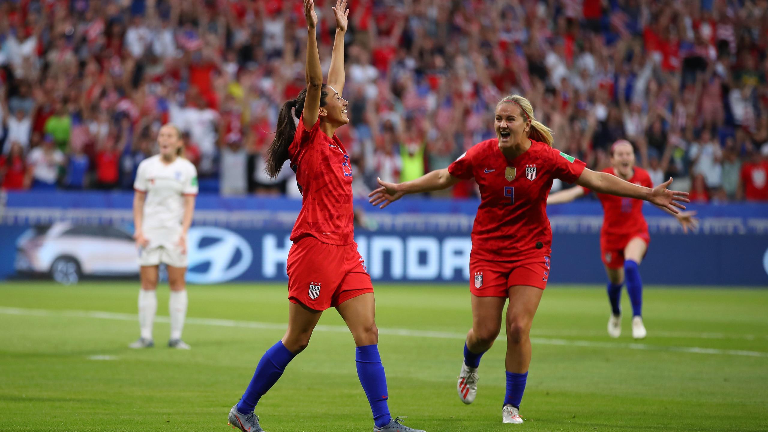 2560x1440 Lindsey Horan Wallpaper