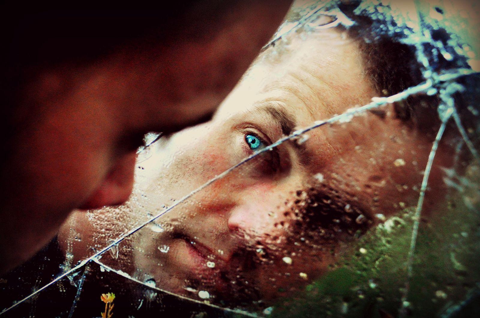 1600x1062 Person Man Reflection Glass Male Face