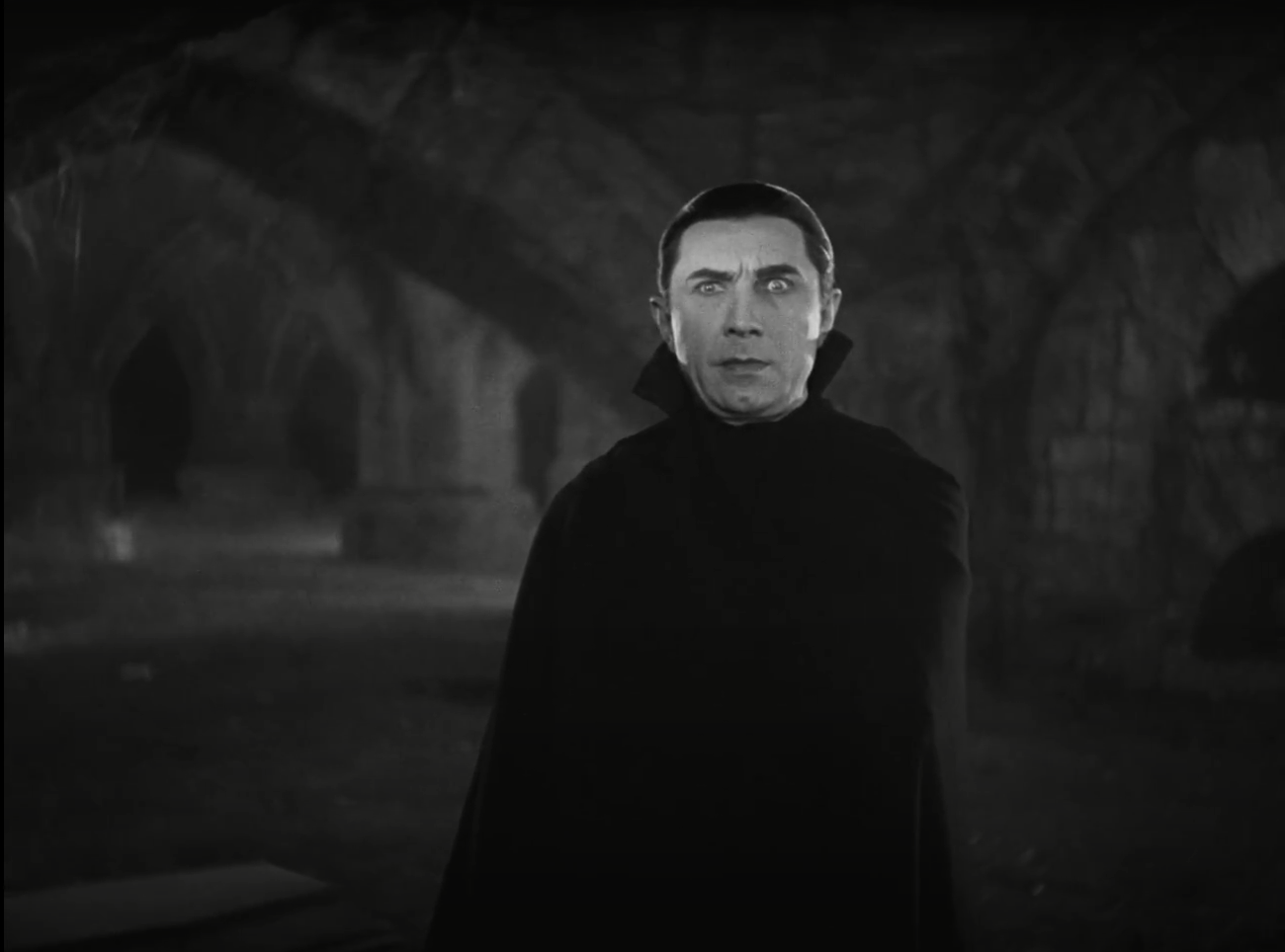 1300x964 Dracula (1931) trailer Lugosi 1.png