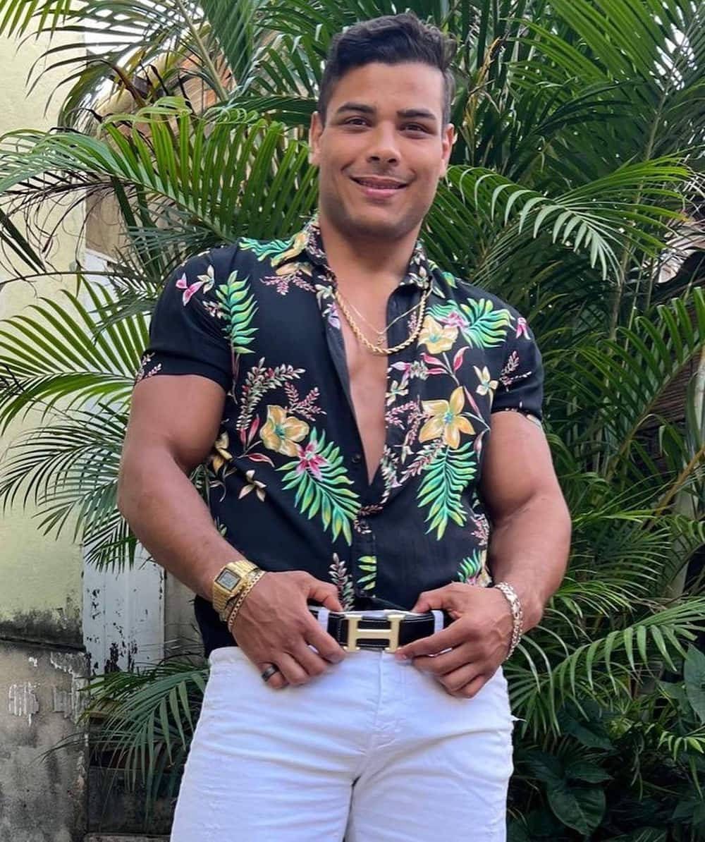 1000x1194 Download Paulo Costa During Downtime Wallpaper