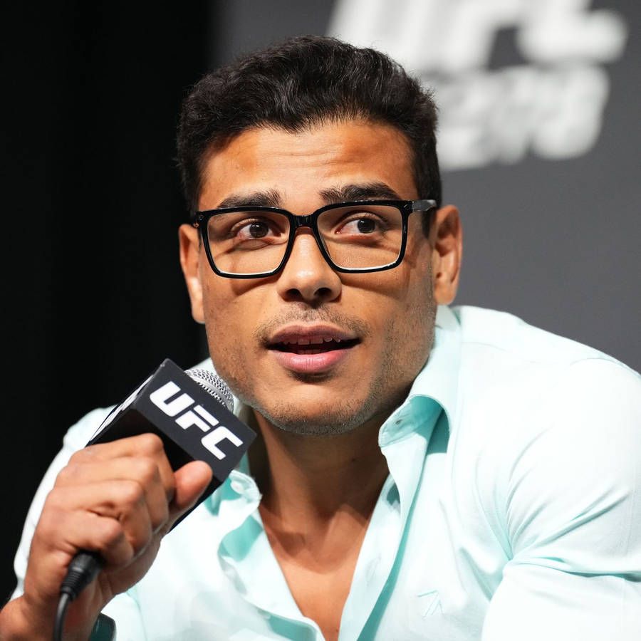 900x900 Paulo Costa With Glasses Wallpaper