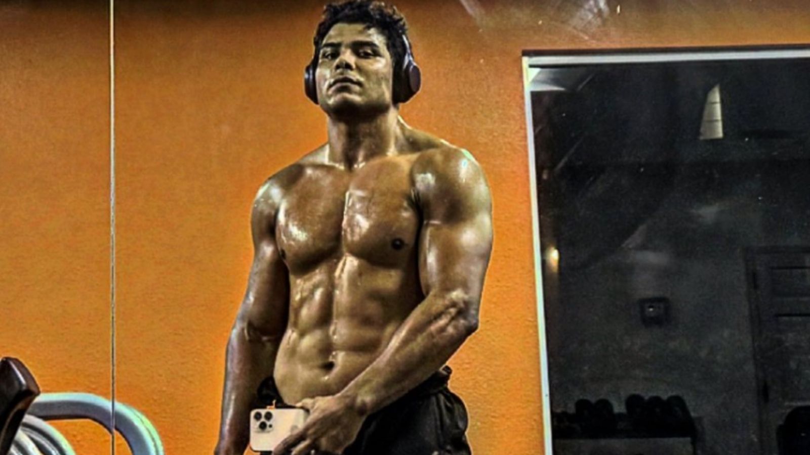 1600x900 Paulo Costa Bulks Up for Light Heavyweight Debut at UFC Calls Out 'Bald, Chubby Russians'