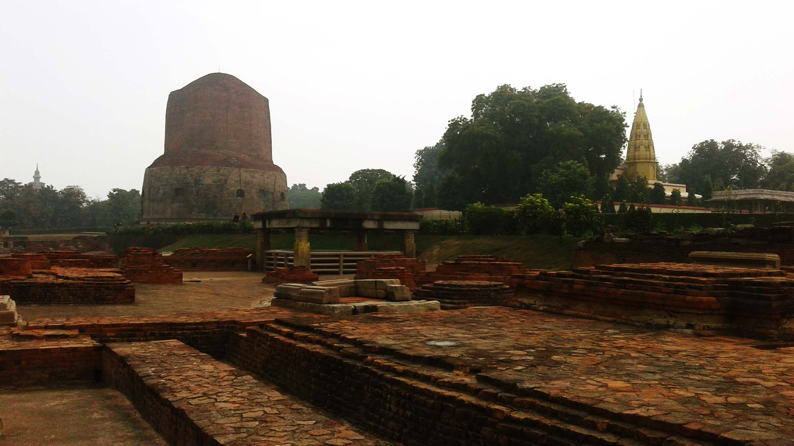 2560x1440 Dhamekh Stupa and Jain Temple