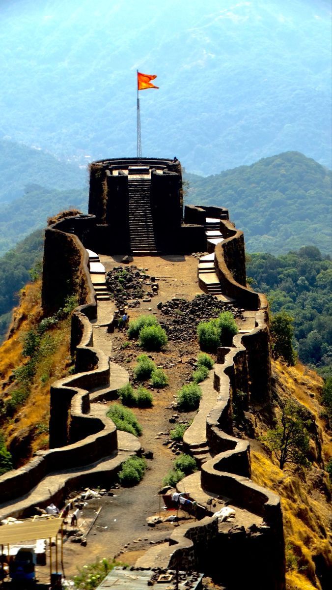 676x1200 Kille Pratapgad