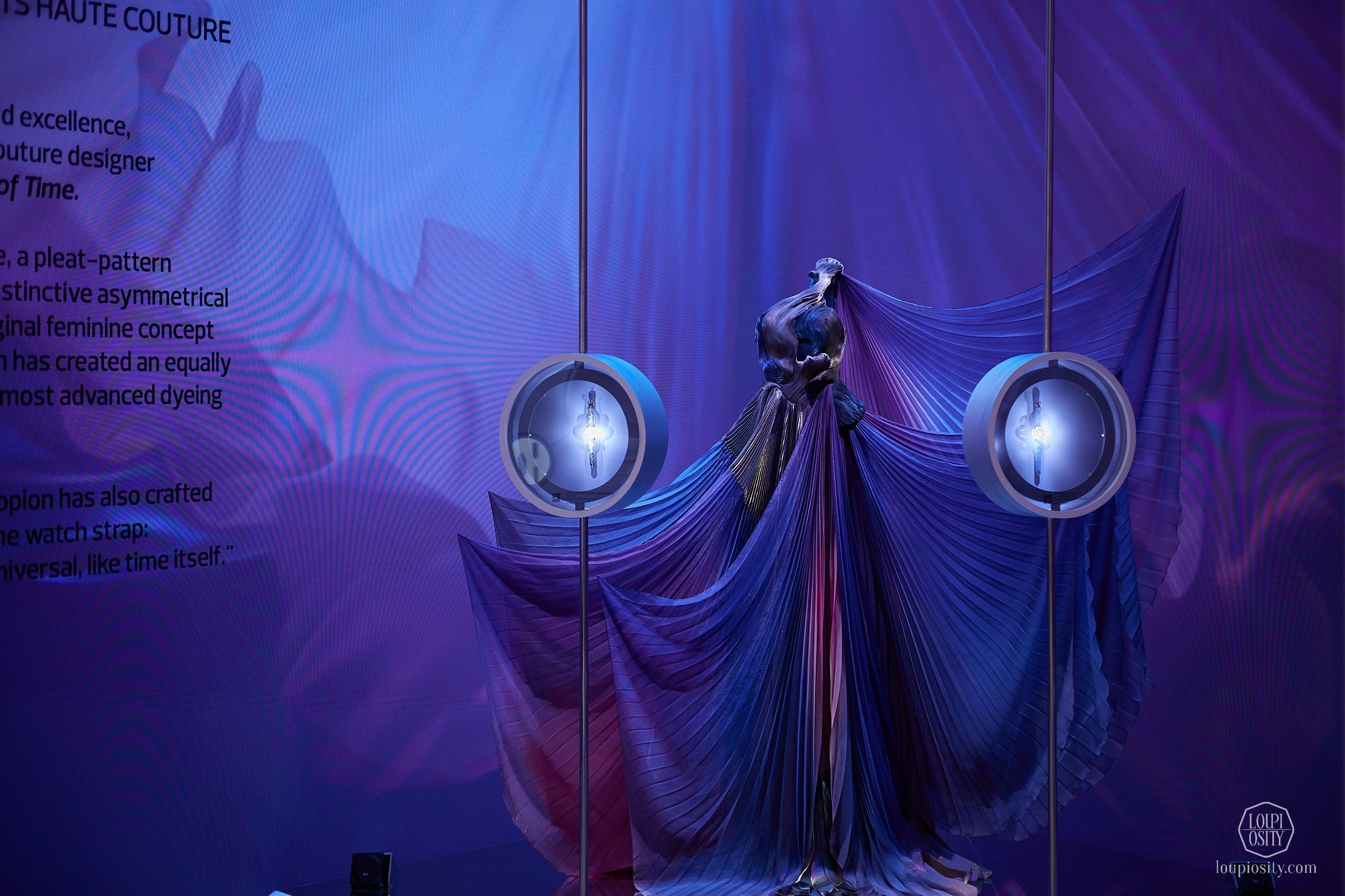 2500x1667 The Pleats of Time