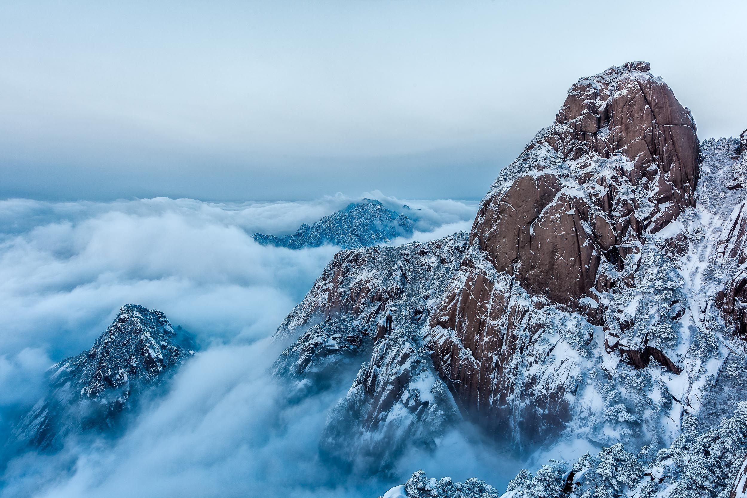 2500x1667 Unexpected Sights Await You On Huangshan