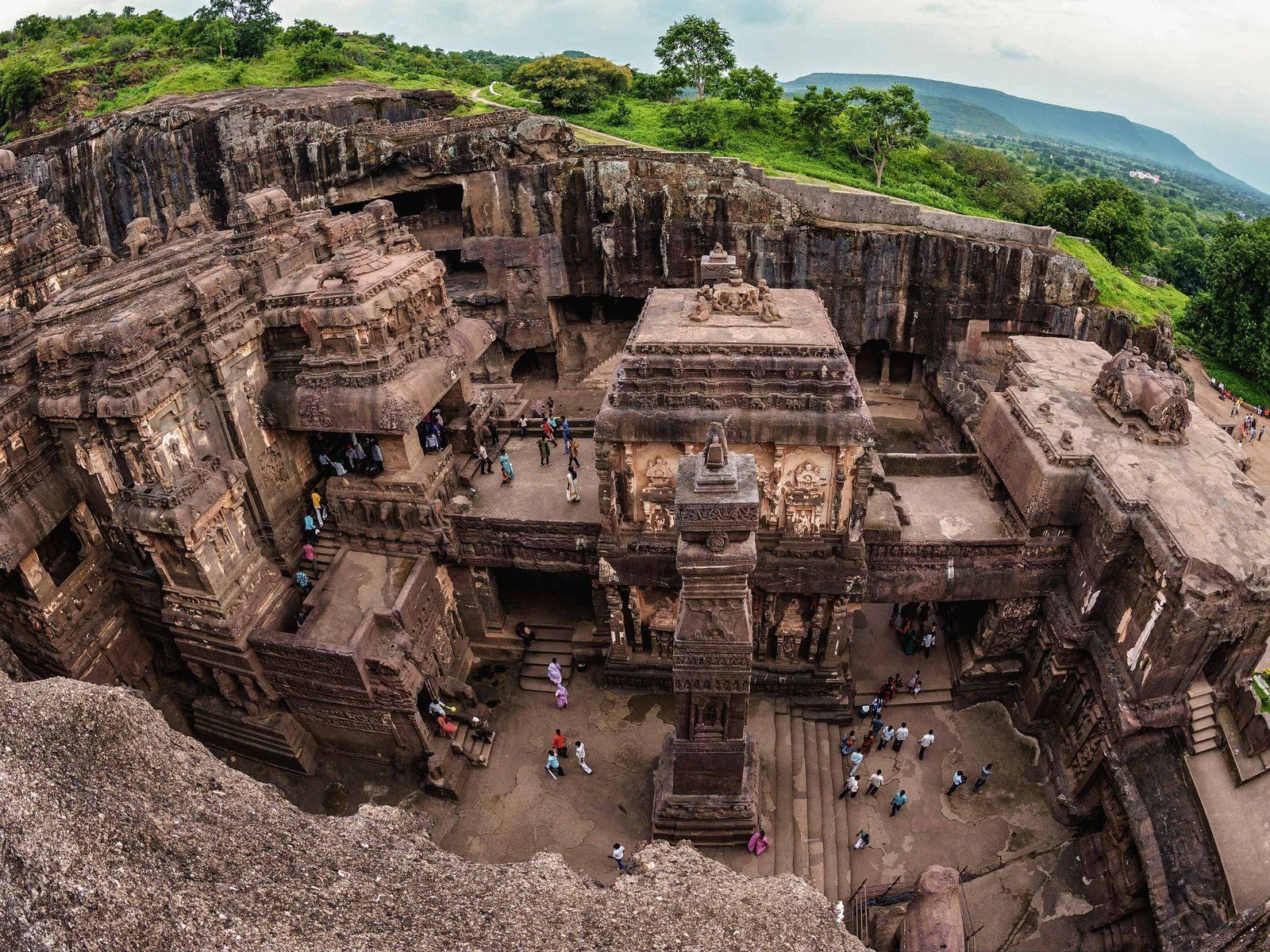 1600x1200 Ajanta and Ellora Caves Epitome of Beauty