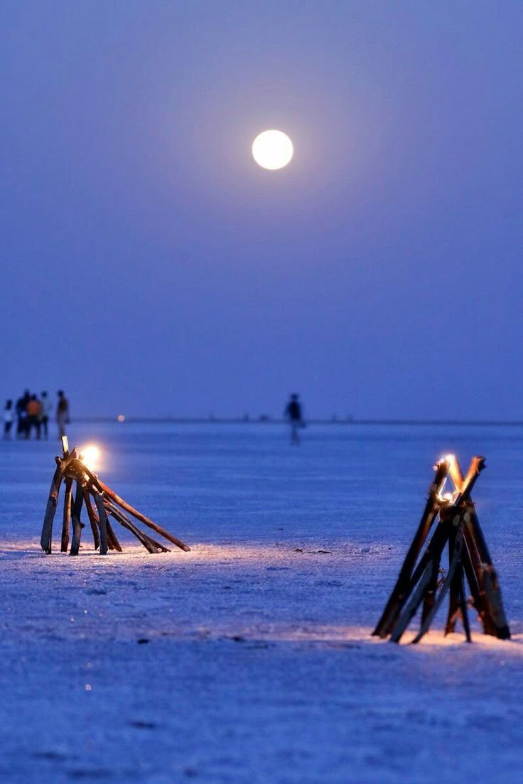 736x1104 Full moon at White desert, Kutch #Gujarat
