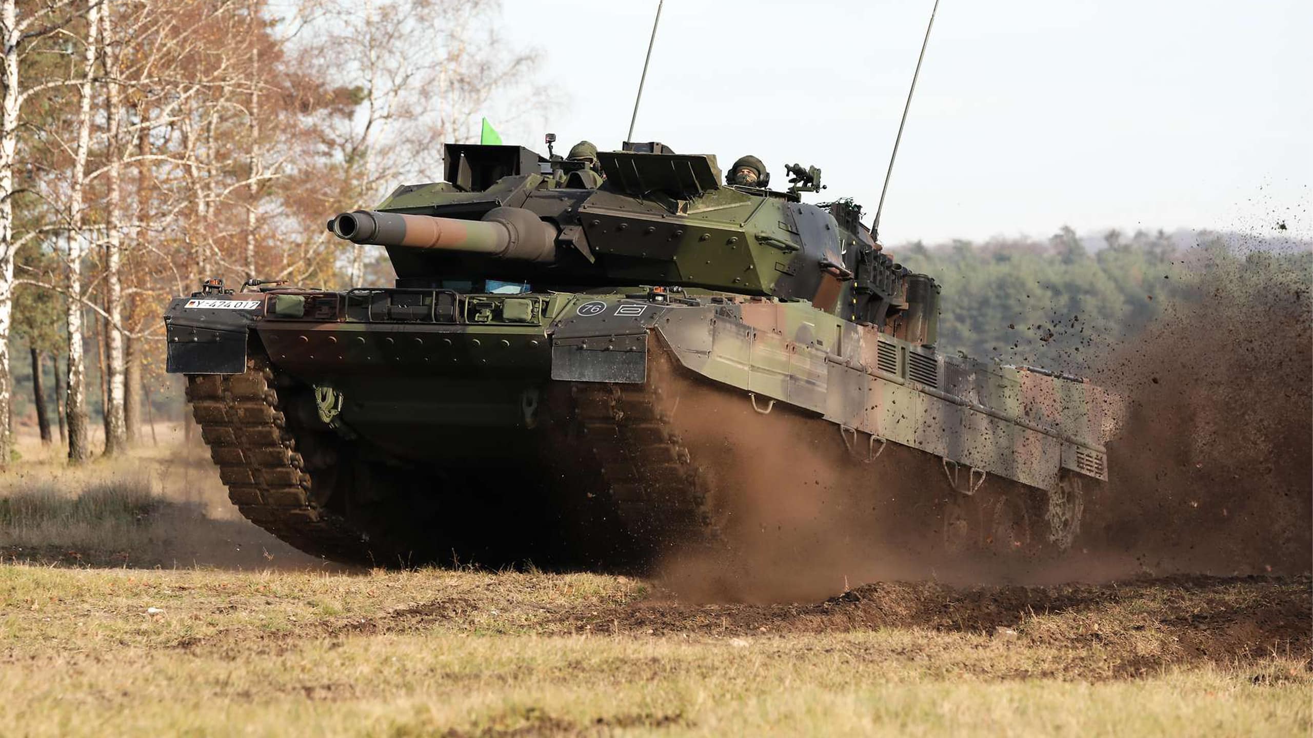 2560x1440 Germany's Leopard 2 Main Battle Tank Armory Life
