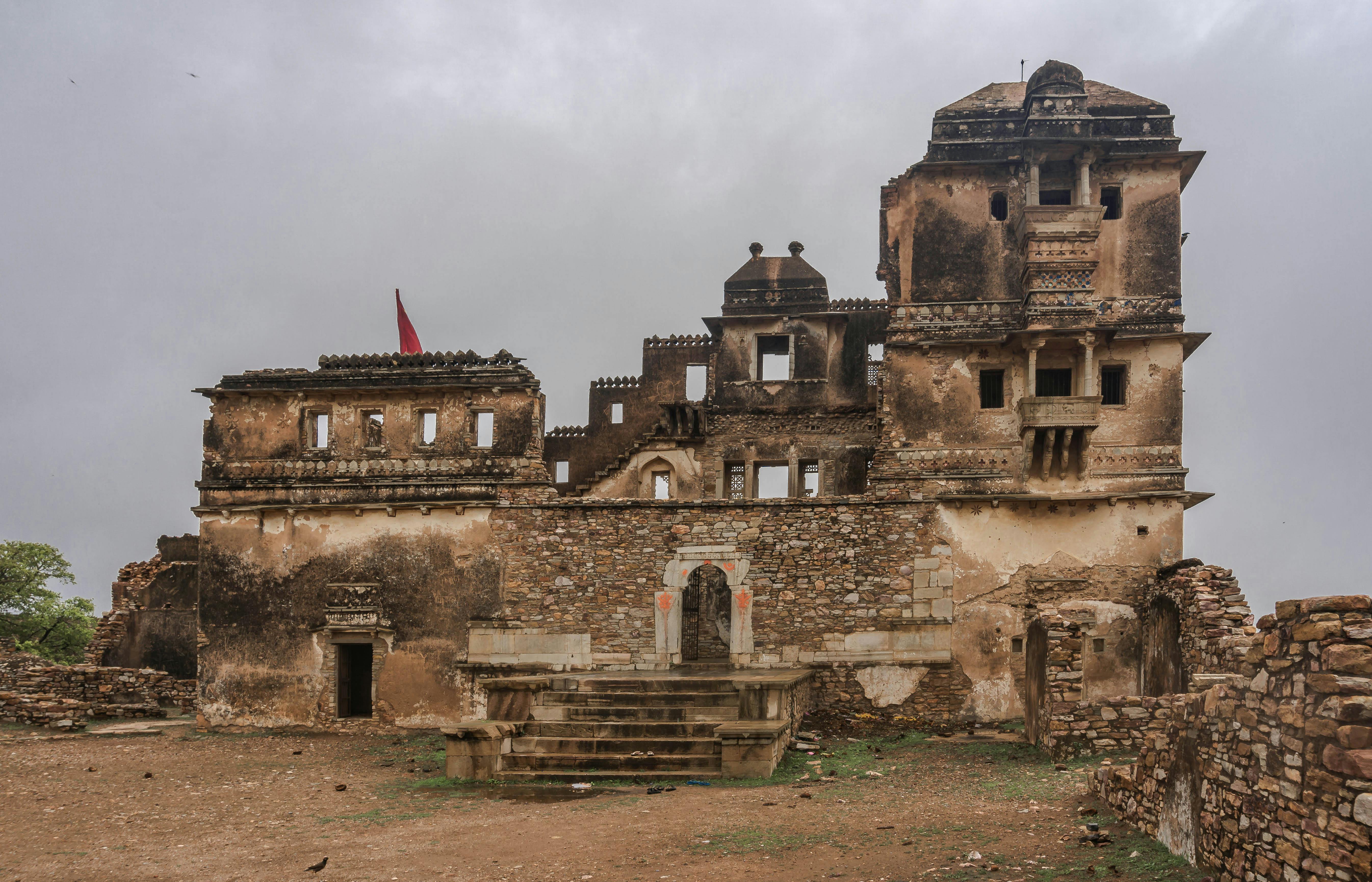 5382x3461 Ancient Fort Architecture in Chittorgarh, India · Free