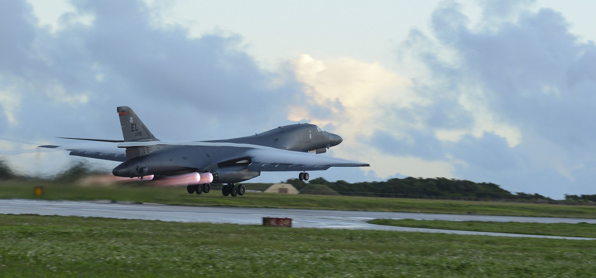 2048x956 US Air Force, Rockwell B 1 Lancer, Warplanes Wallpaper HD / Desktop and Mobile Background
