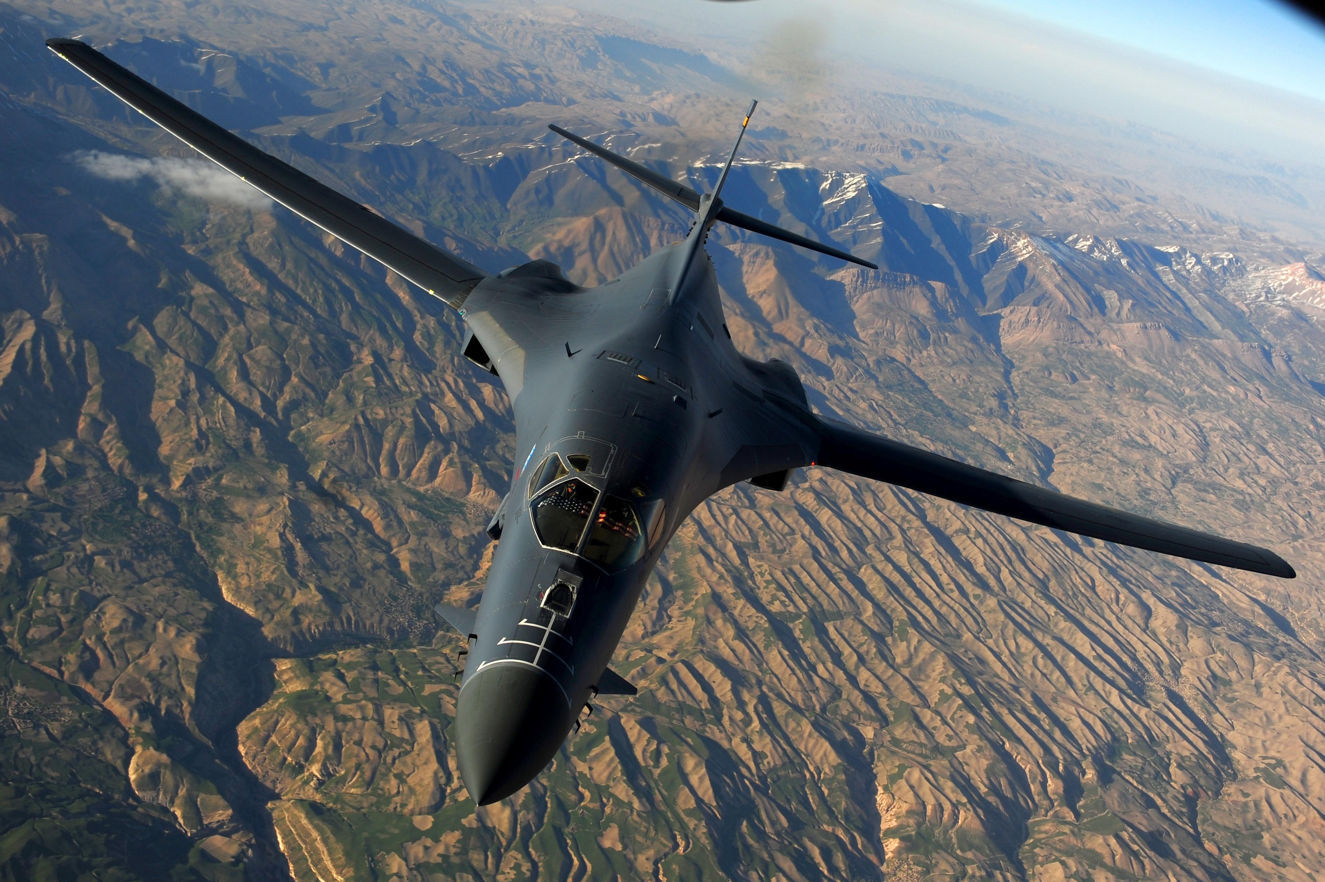 4256x2832 B1 B Lancer Aerial Refueling Mission 110329 F RH591