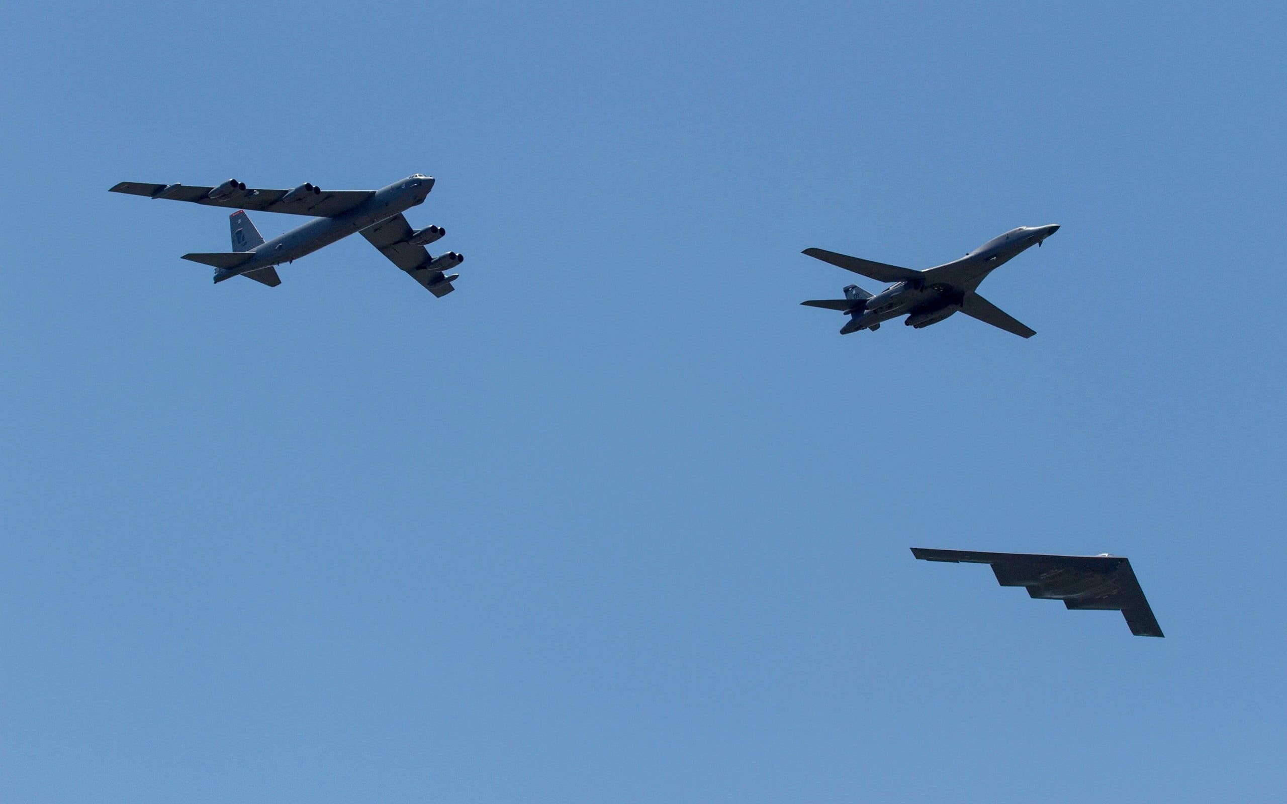 2560x1600 Black Gray Aircrafts, Rockwell B 1 Lancer, Northrop Grumman B 2 Spirit, Boeing B 52 Stratofortress, Bomber HD Wallpaper