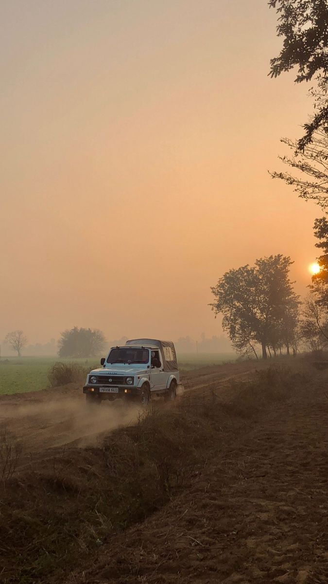 675x1200 Gypsy 4WD 4k wallpaper