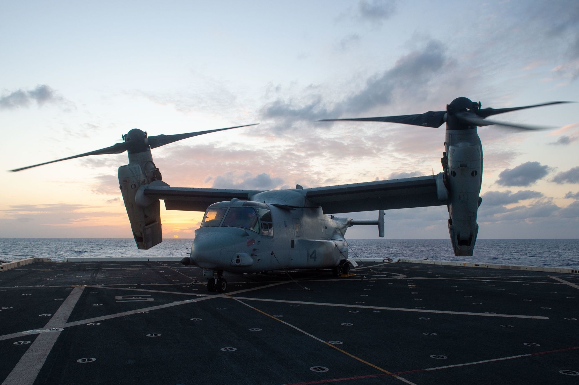 2000x1331 DVIDS Green Bay MV 22 Osprey Flight Operations, March 2020 [Image 3 Of 6]