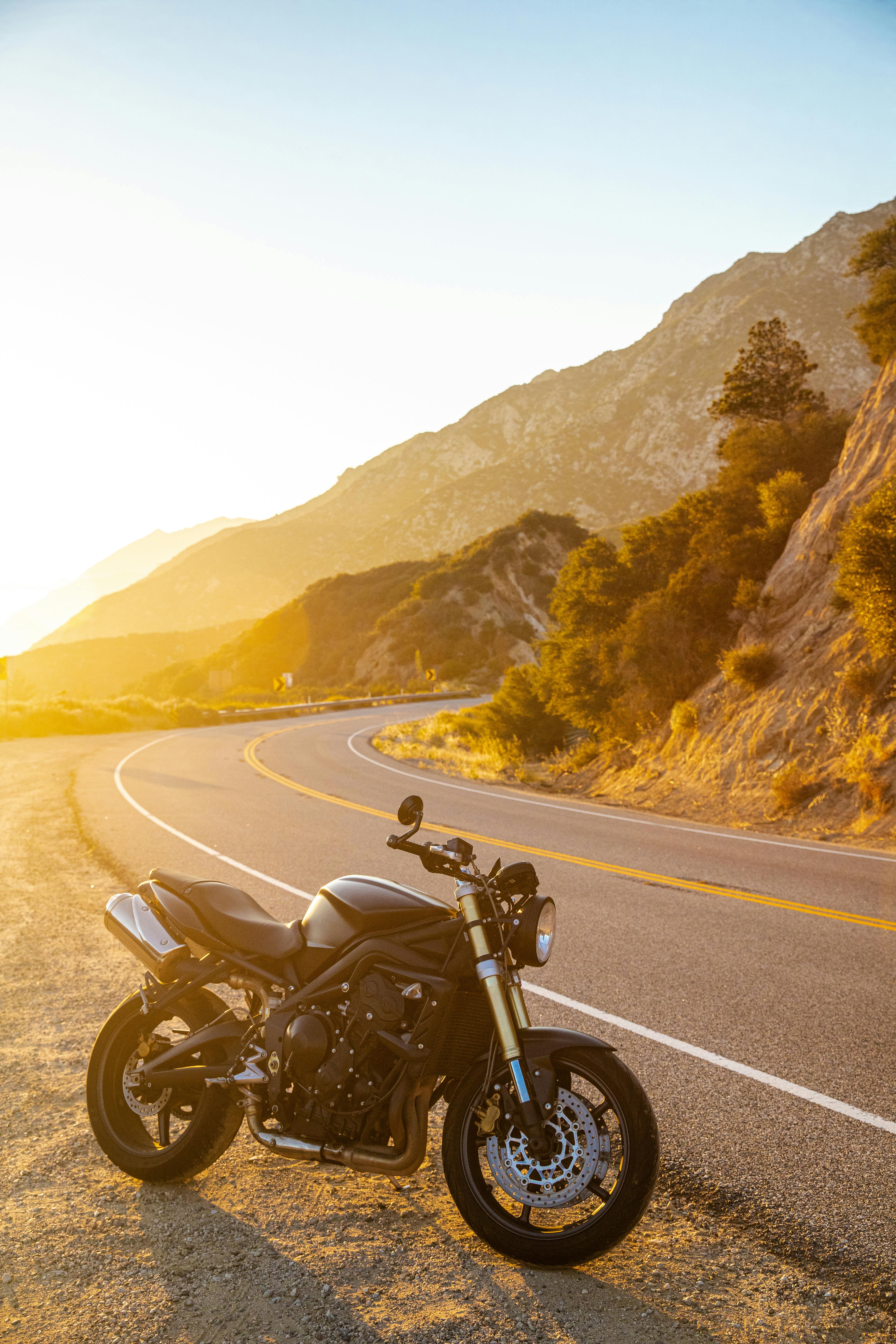 4480x6720 Triumph Speed 400 · Free