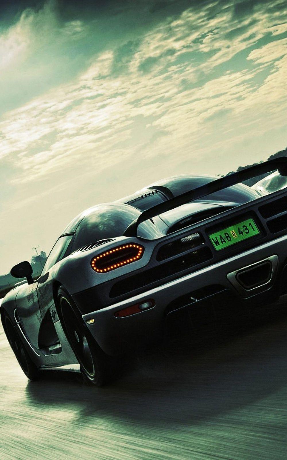 1000x1600 Koenigsegg Phone Wallpaper