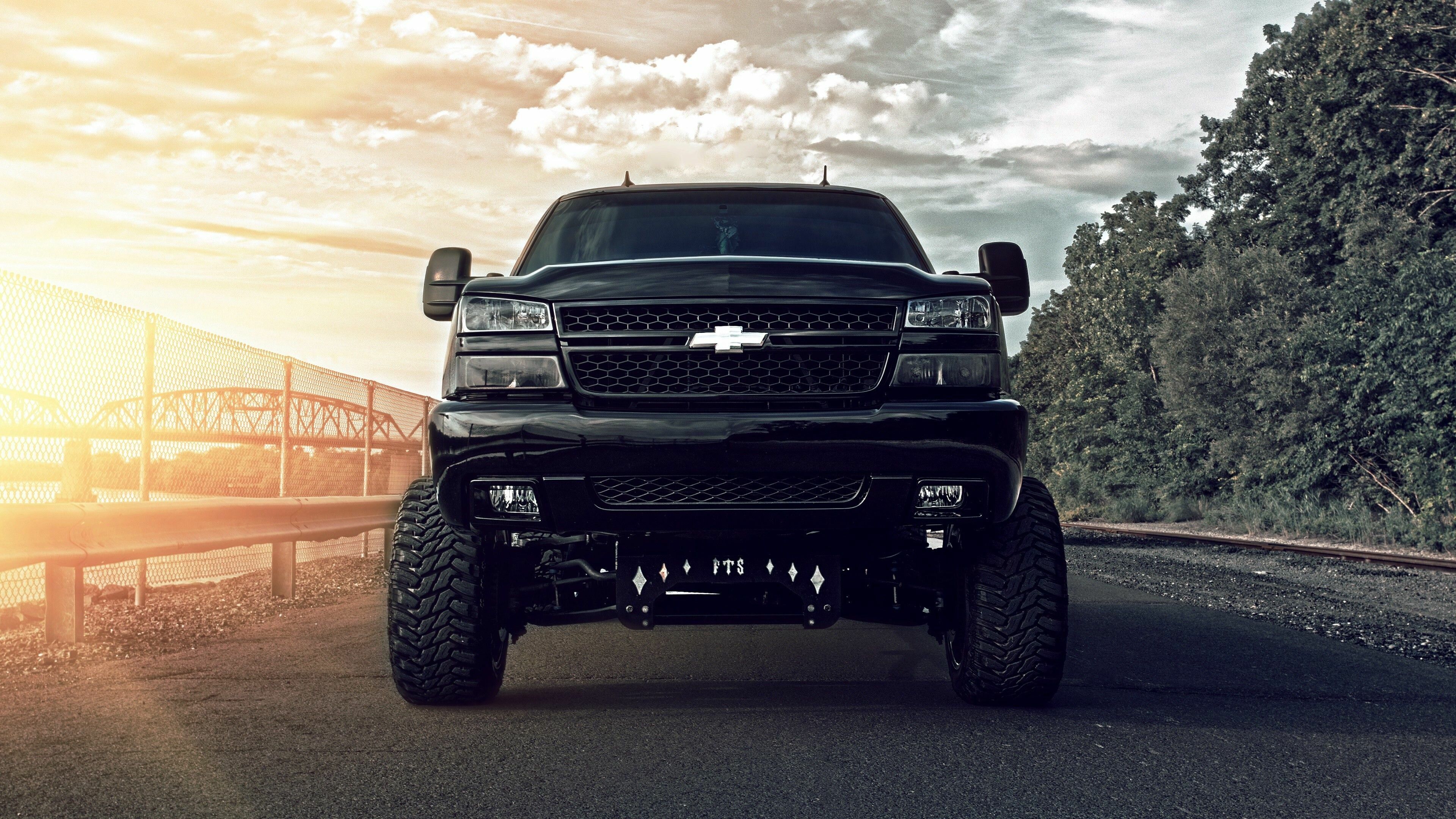 3840x2160 Chevrolet Silverado Wallpaper