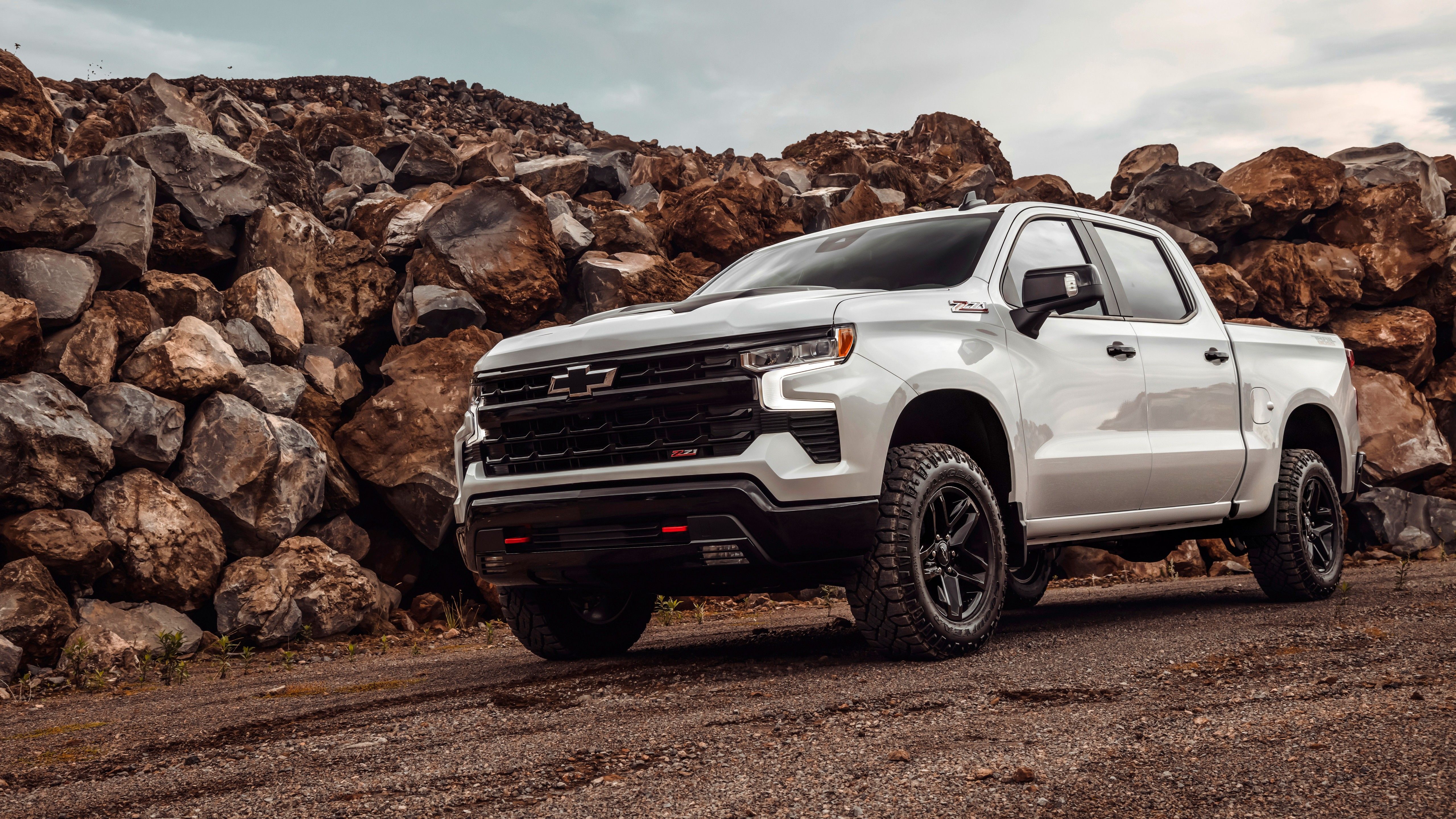 5120x2880 Chevrolet Silverado LT Z71 TrailBoss Crew Cab 4K 8K HD Cars Wallpaper