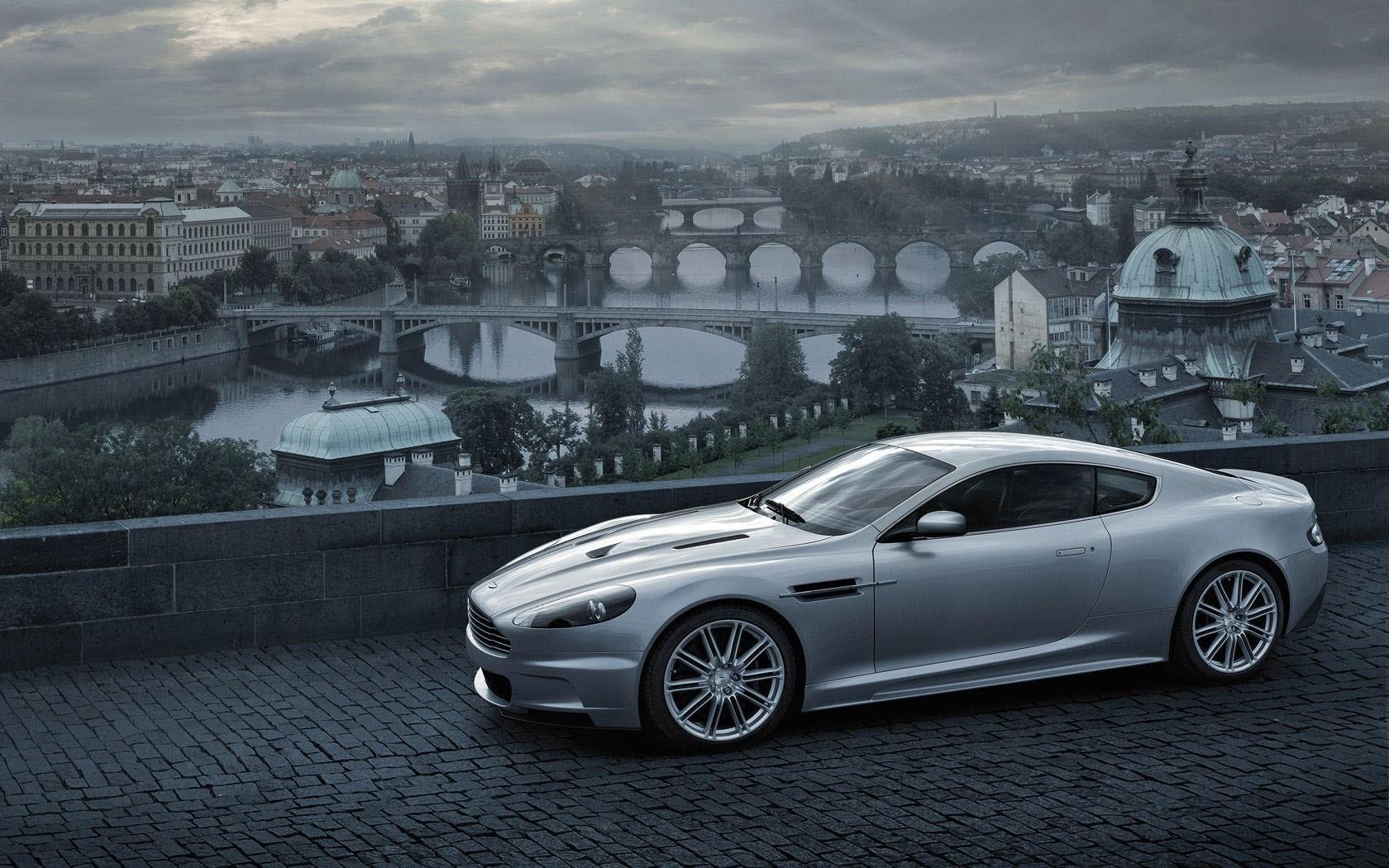 1680x1050 Aston Martin DB9 Wallpaper