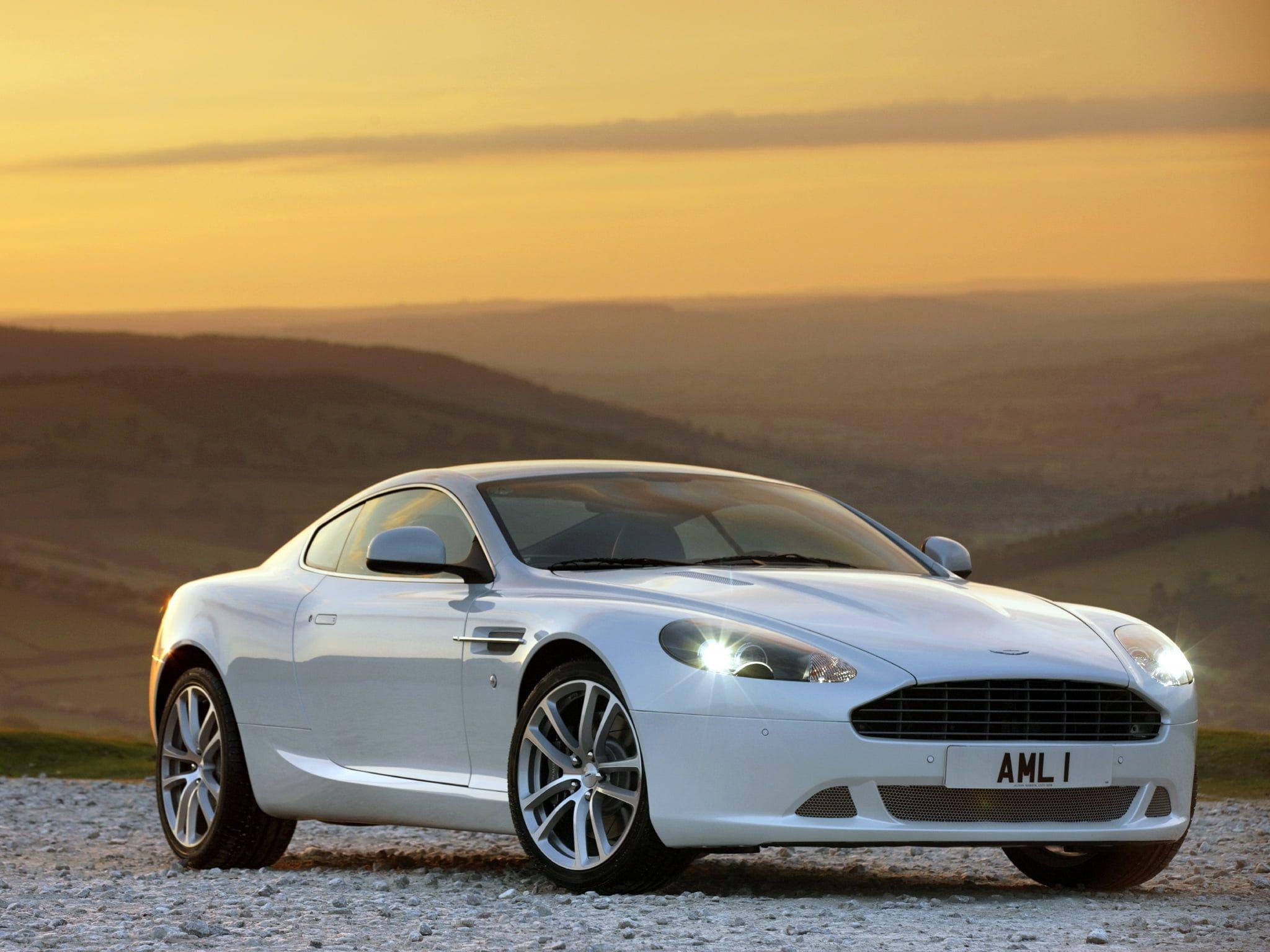 2048x1536 White Aston Martin DB9 coupe HD wallpaper