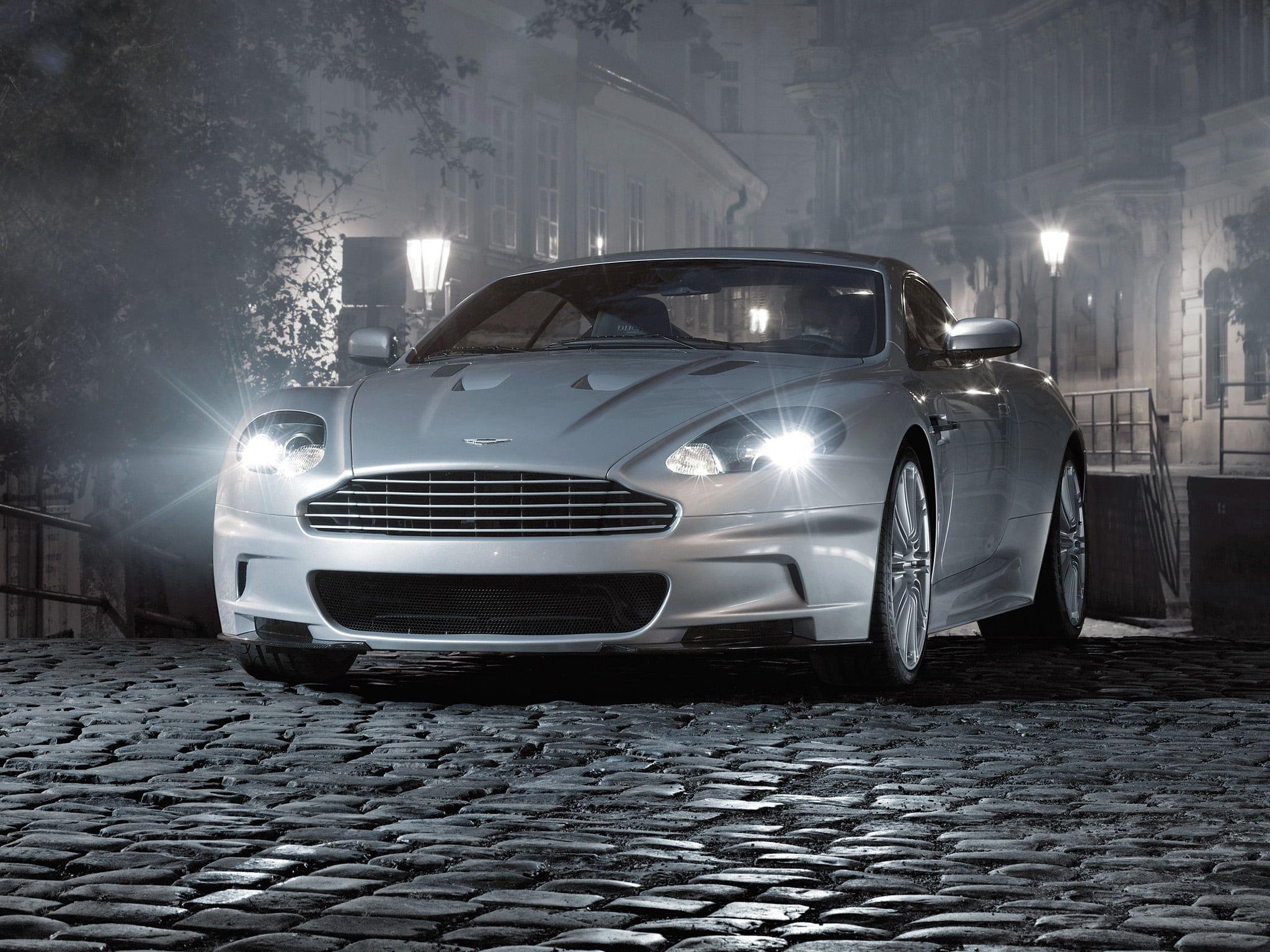 2048x1536 Silver Aston Martin DB9 HD wallpaper