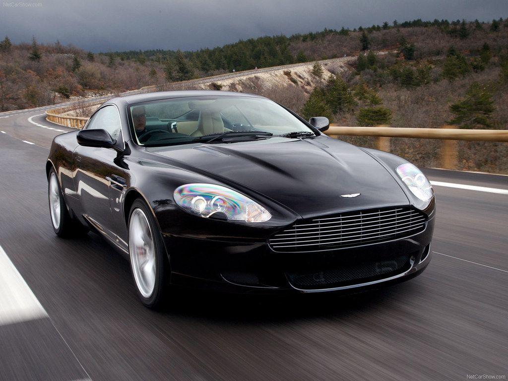 1024x768 Aston Martin DB9 Wallpaper 8