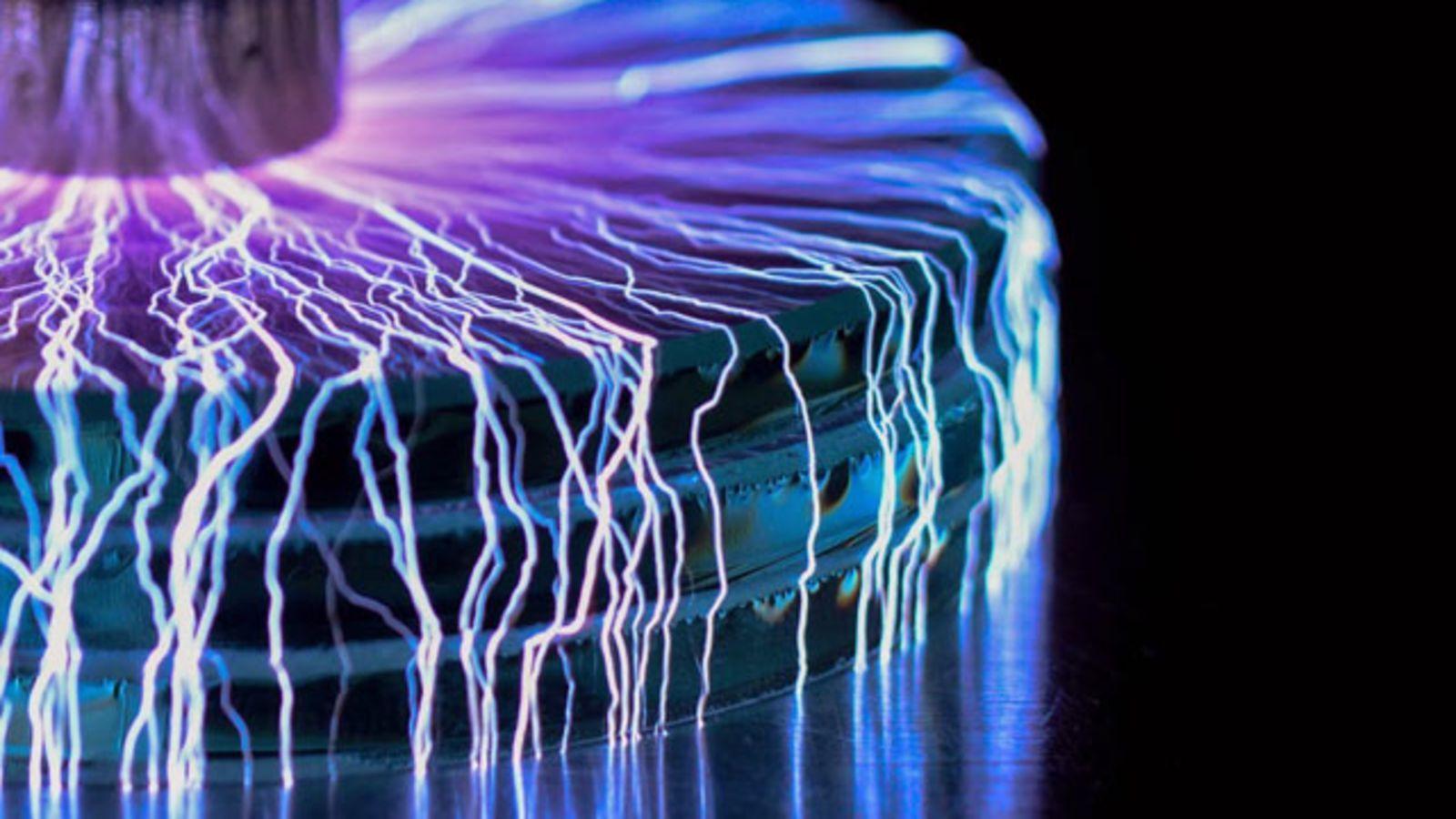 1600x900 Gorgeous Mini Lightning Storms Created With Portable Tesla Coil
