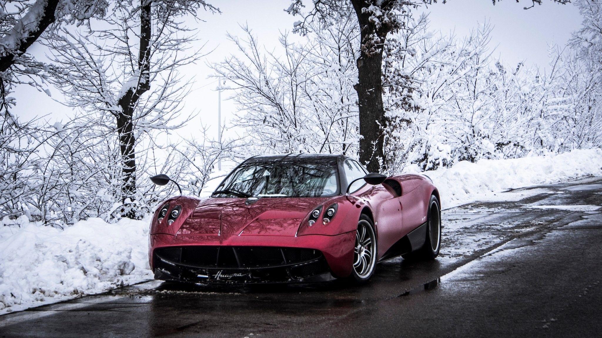 2048x1152 Pagani Huayra Wallpaper