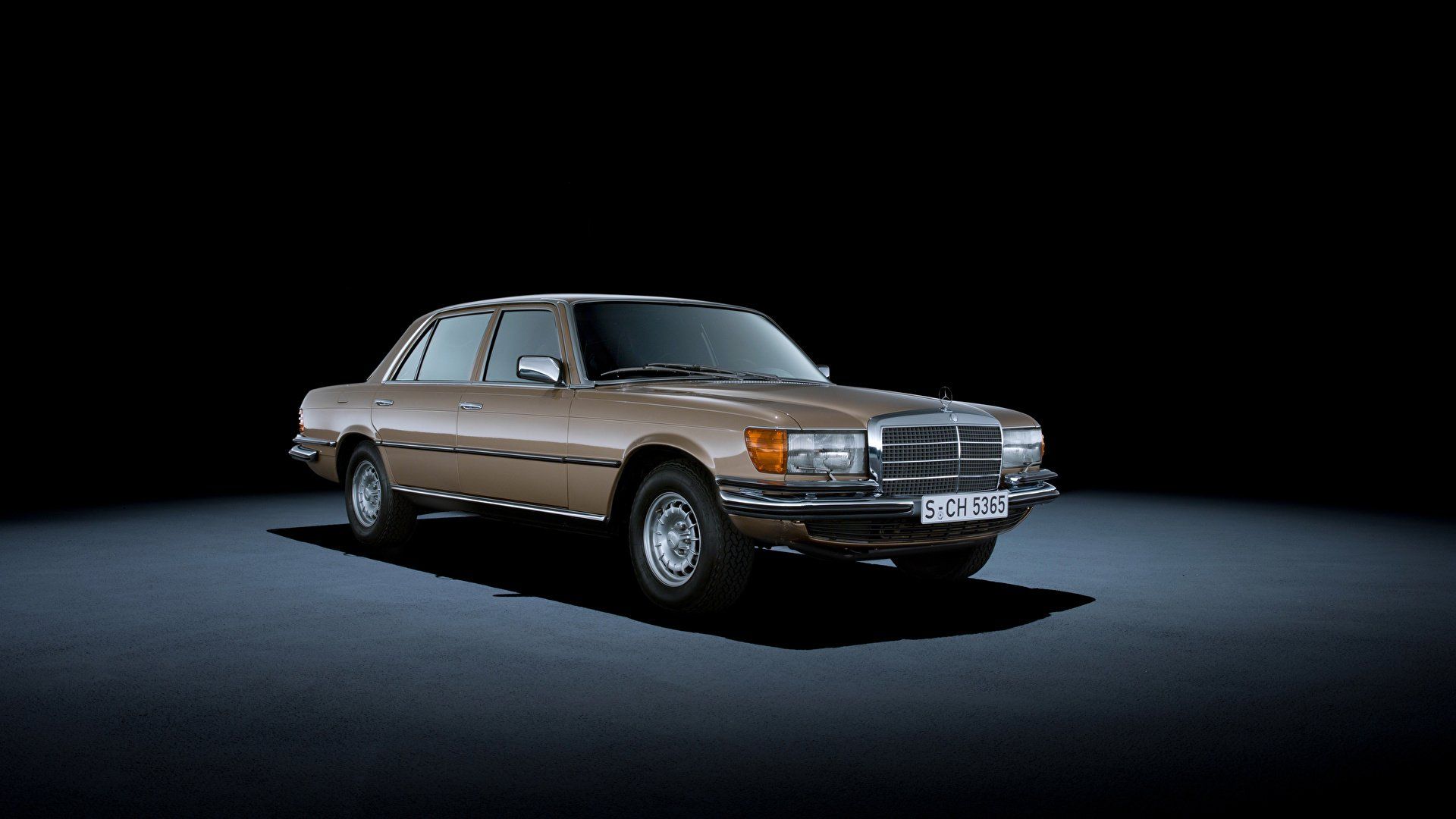 1920x1080 Classic Mercedes Benz Elegance