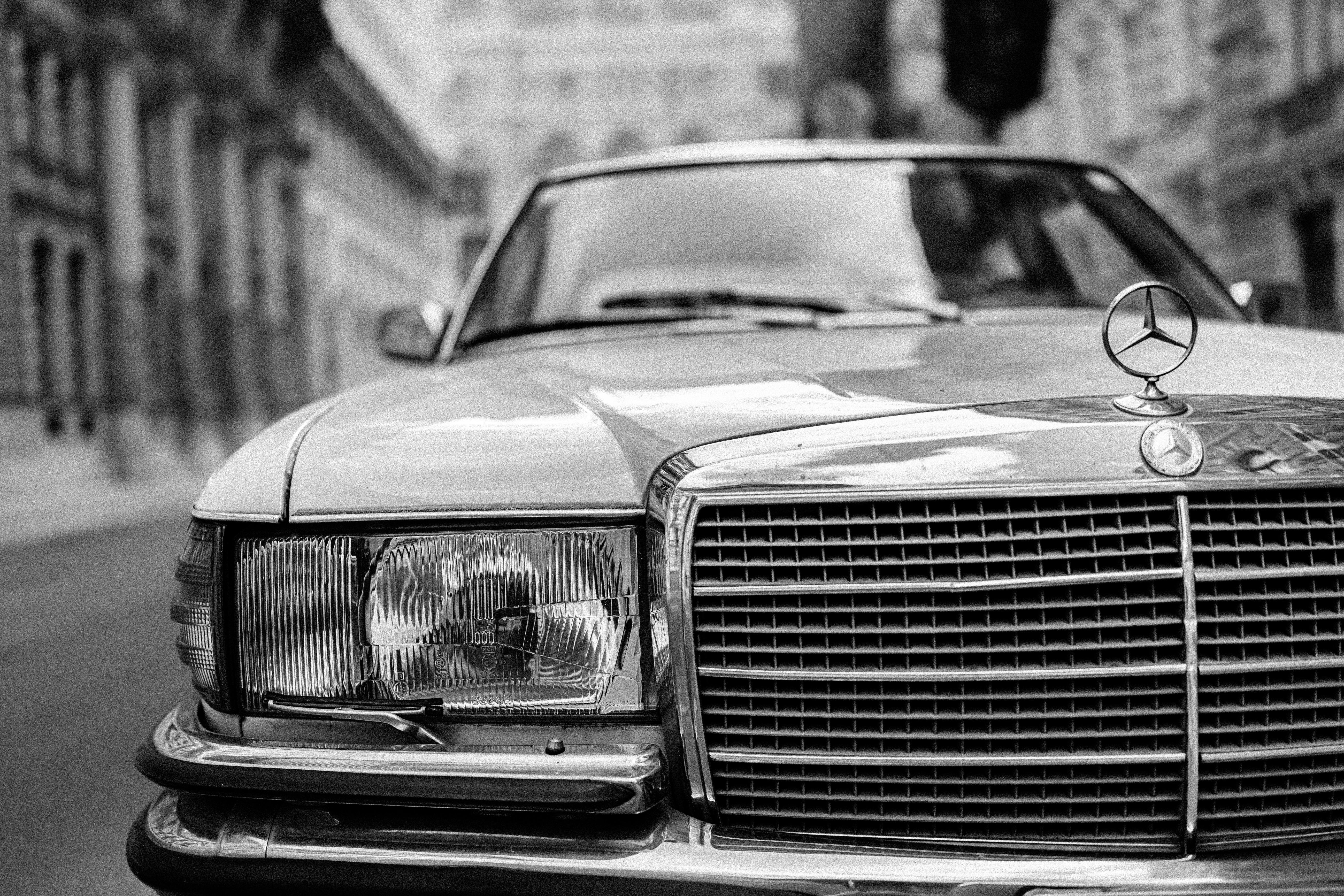 5201x3467 Found an old Mercedes in my hometown