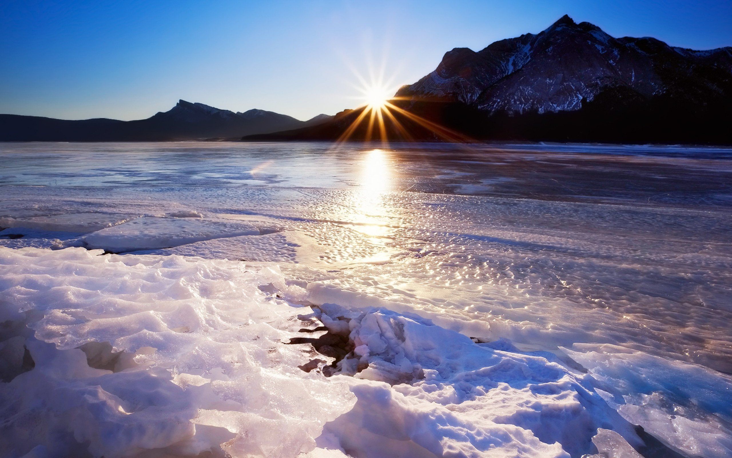 2560x1600 spring, Thawing, Snow, Ice, Water, Lake, Mountains, Beams, Heat Wallpaper HD / Desktop and Mobile Background
