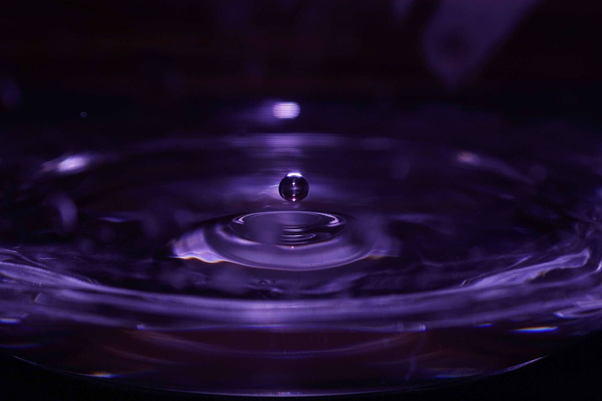 1920x1280 Download Purple Water Ripple Clean 4K Wallpaper