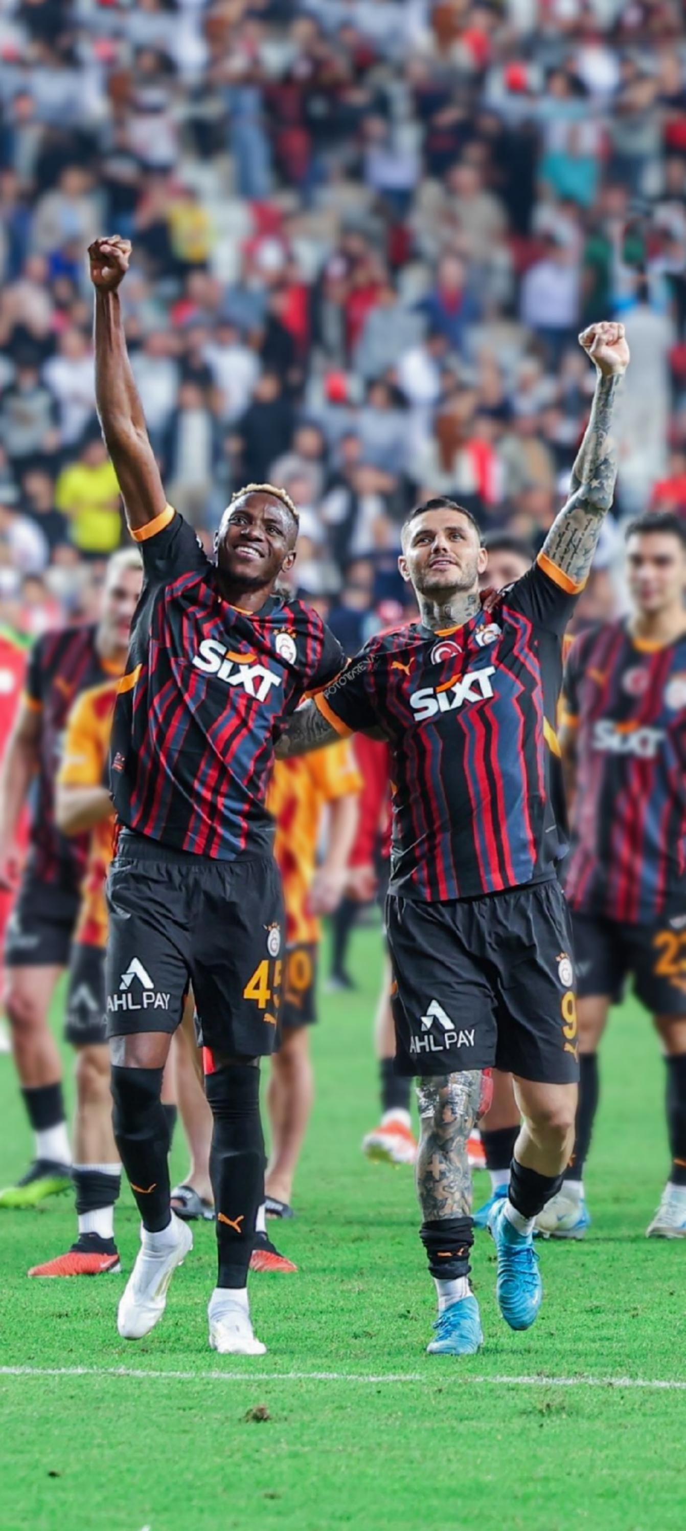 1342x2992 Osimhen & Icardi Wallpaper