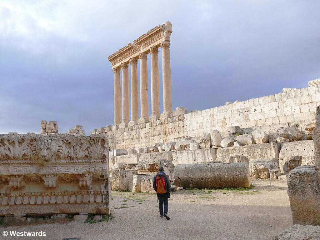 1024x768 Roman temples in Baalbek visit during the revolution