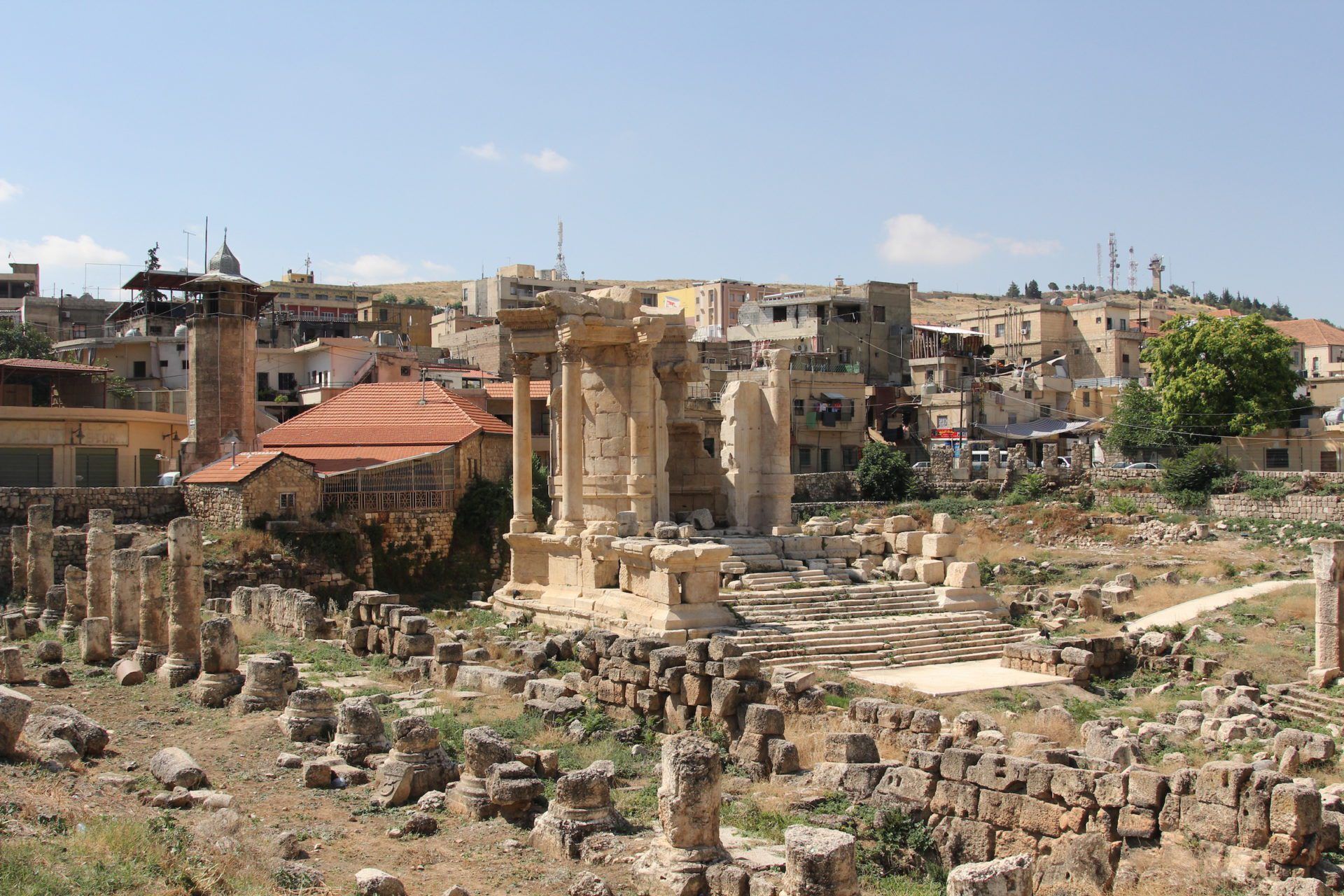 1920x1280 Lebanon: Shadow of Baalbek.com online magazine for travelers