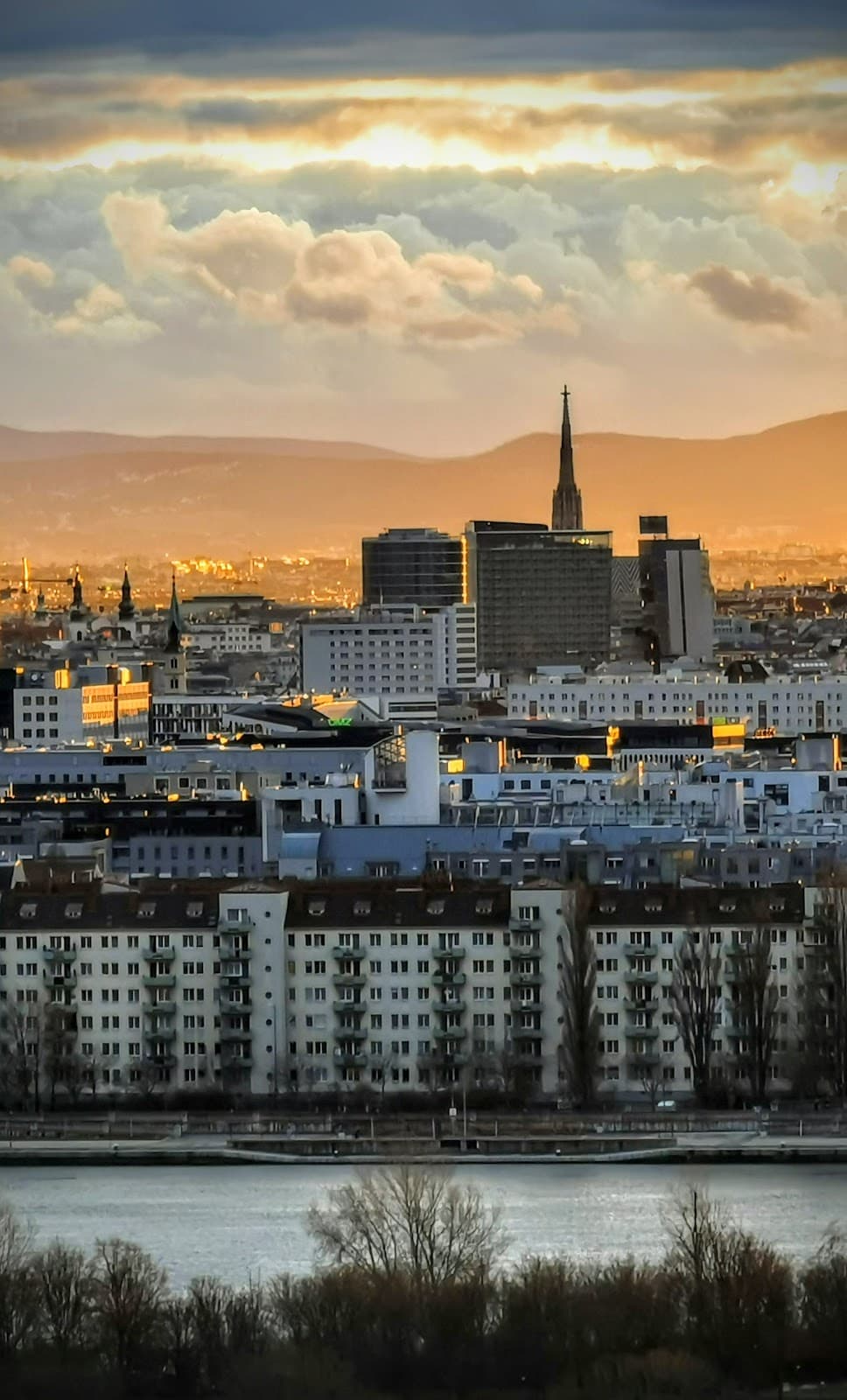 968x1600 Innere Stadt Vienna (2026)