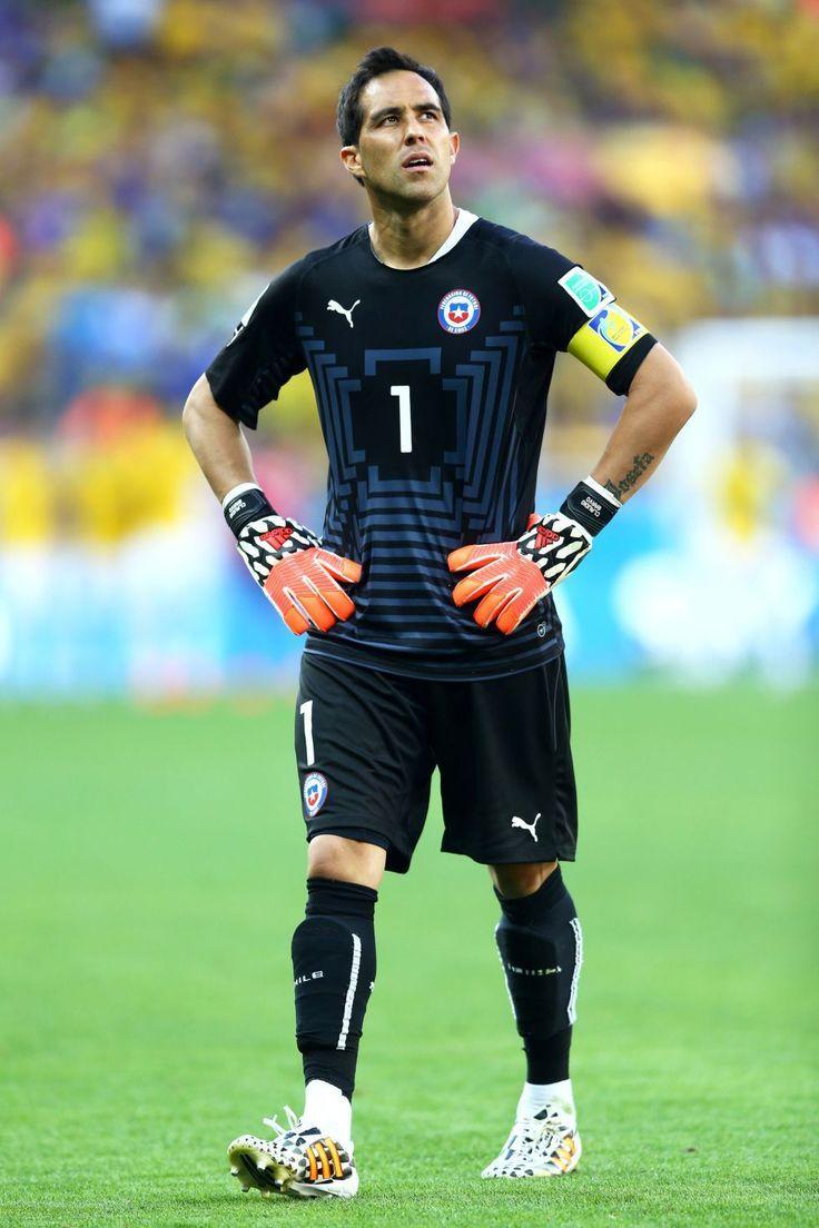 736x1104 Claudio Bravo Wallpaper