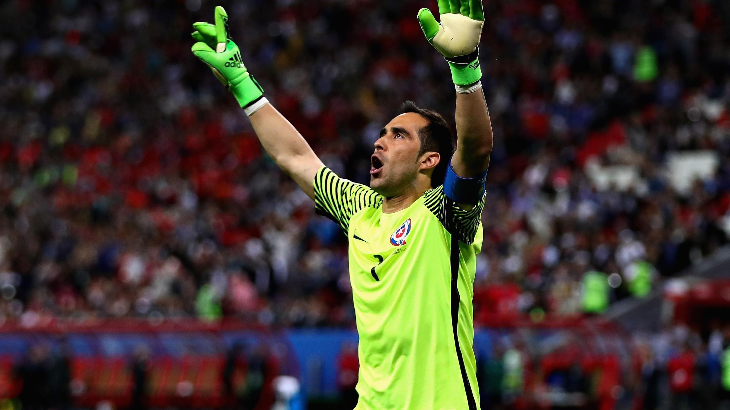 2560x1440 Claudio Bravo Wallpaper