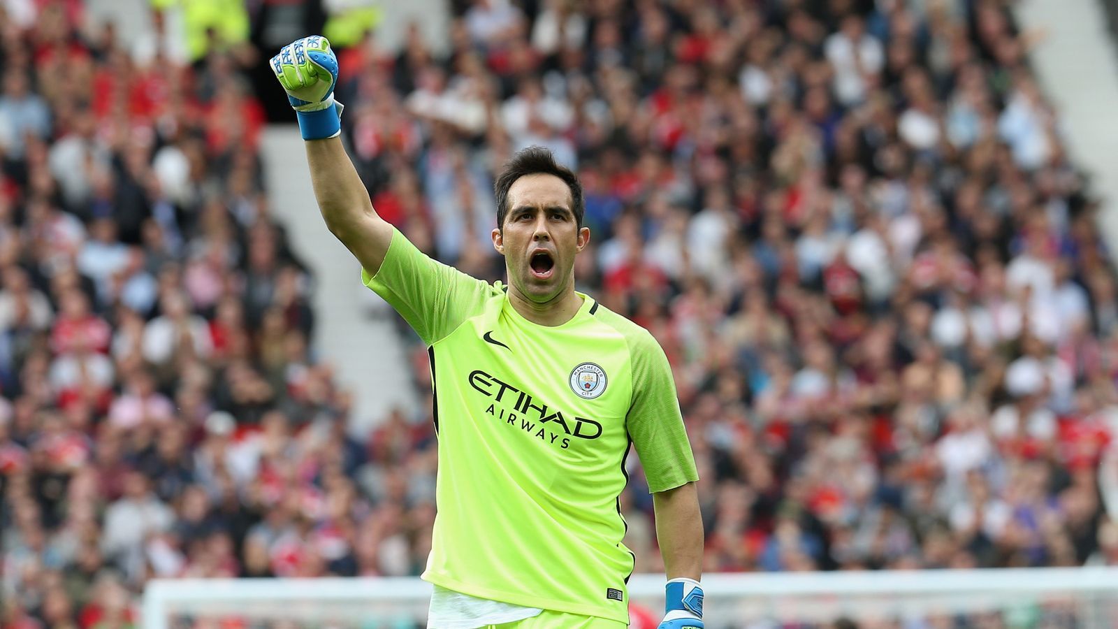 1600x900 Claudio Bravo pushed through Manchester City move after being benched