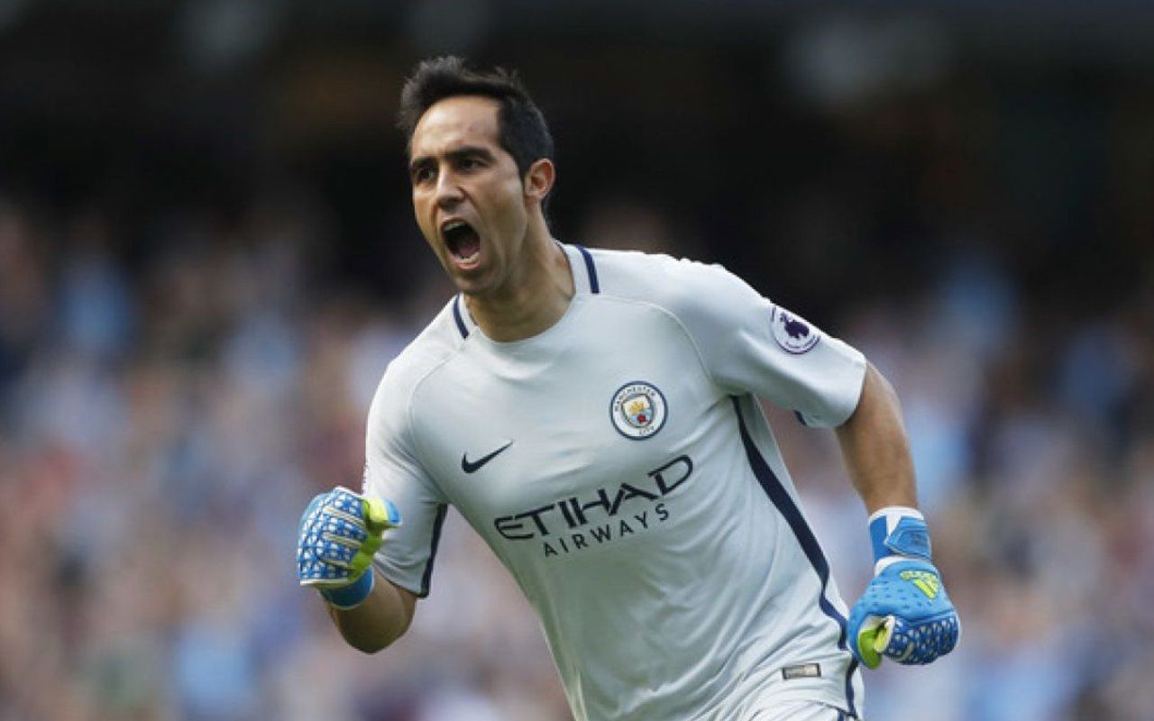 1280x800 Man City flop Claudio Bravo determined to stay at the Etihad