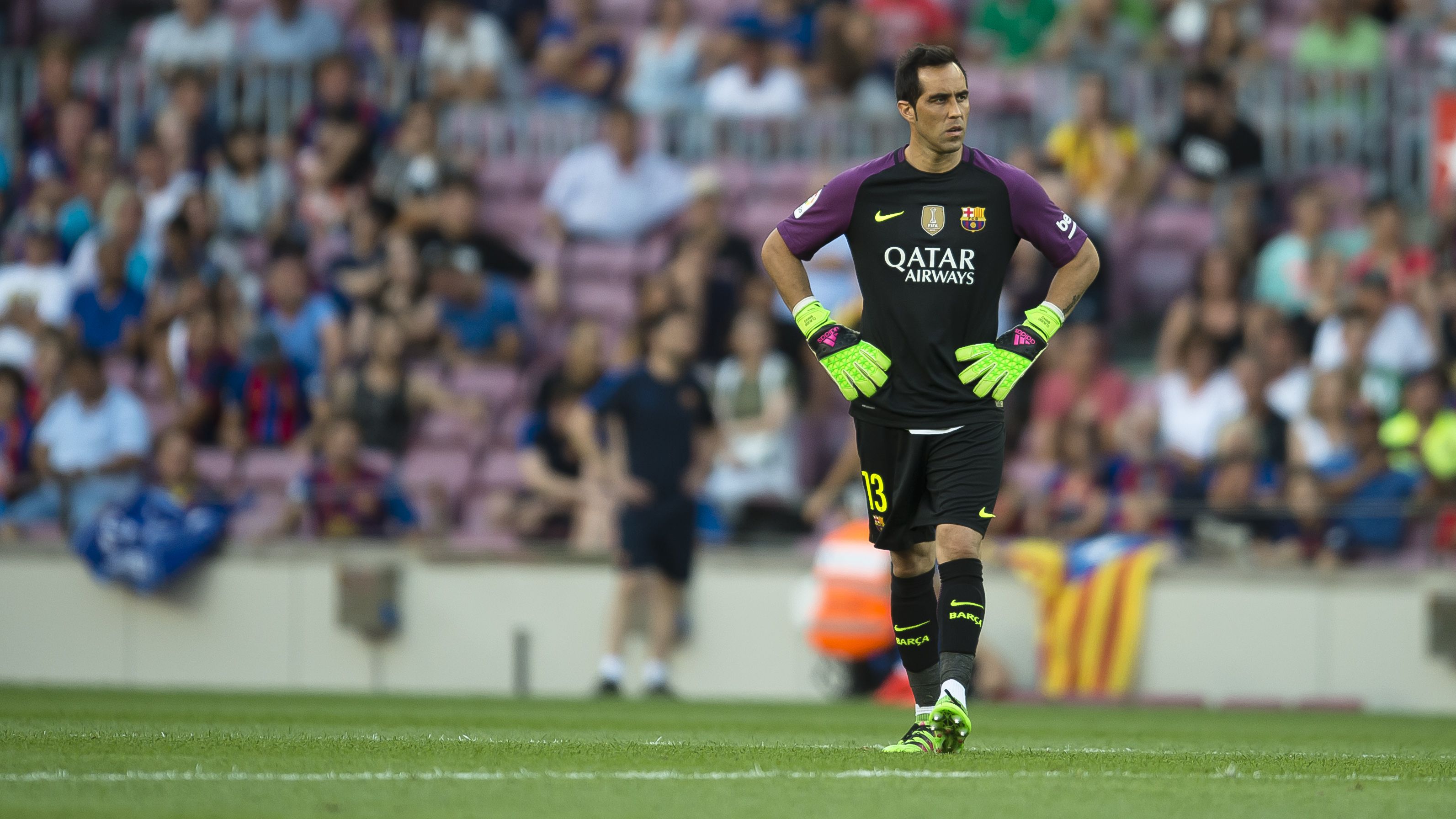 3186x1792 Claudio Bravo retires