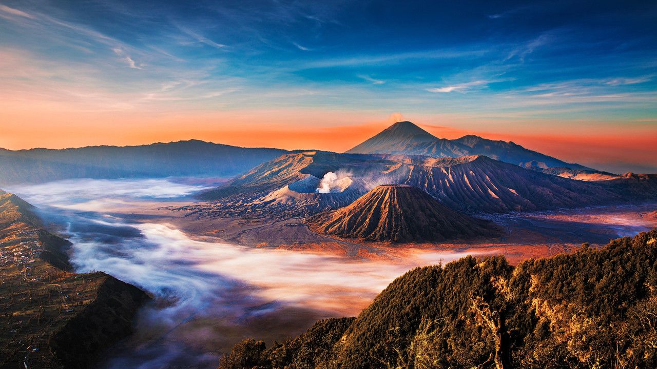 1280x720 Mount Bromo : The Ultimate Nature Experience in East Java