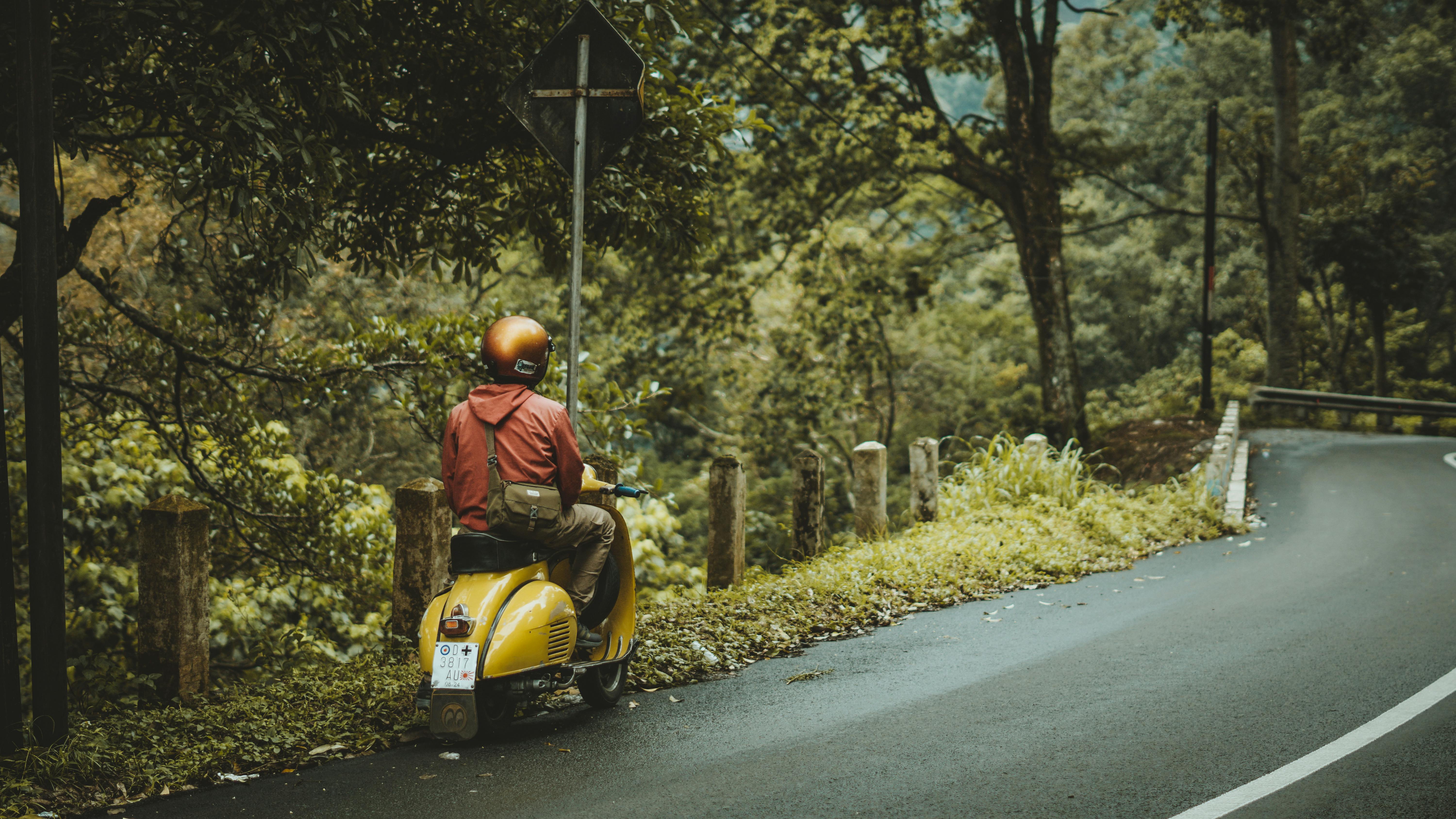 6000x3376 Scenic Ride on a Yellow Vespa in East Java · Free