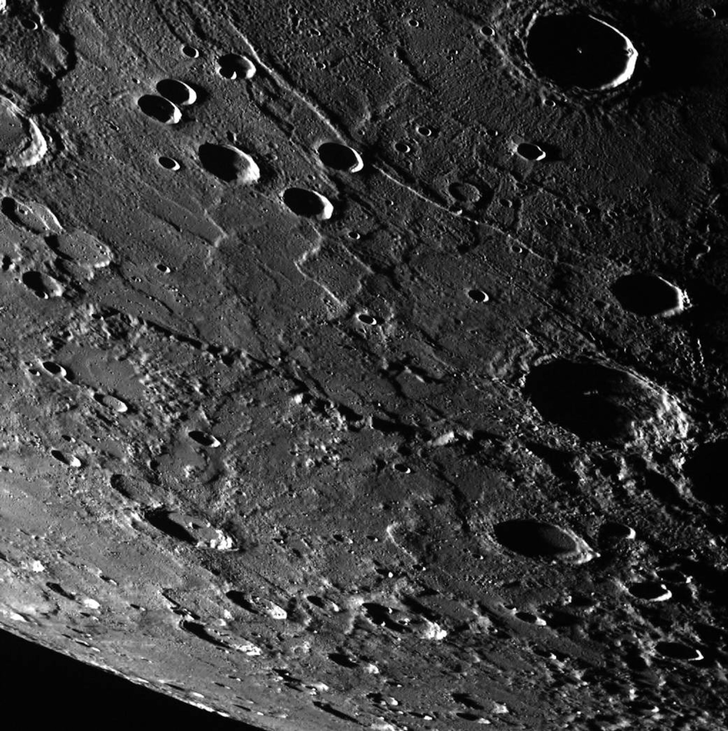 3060x3072 Dear MESSENGER: Kim Stanley Robinson gives thanks to NASA's Mercury orbiter