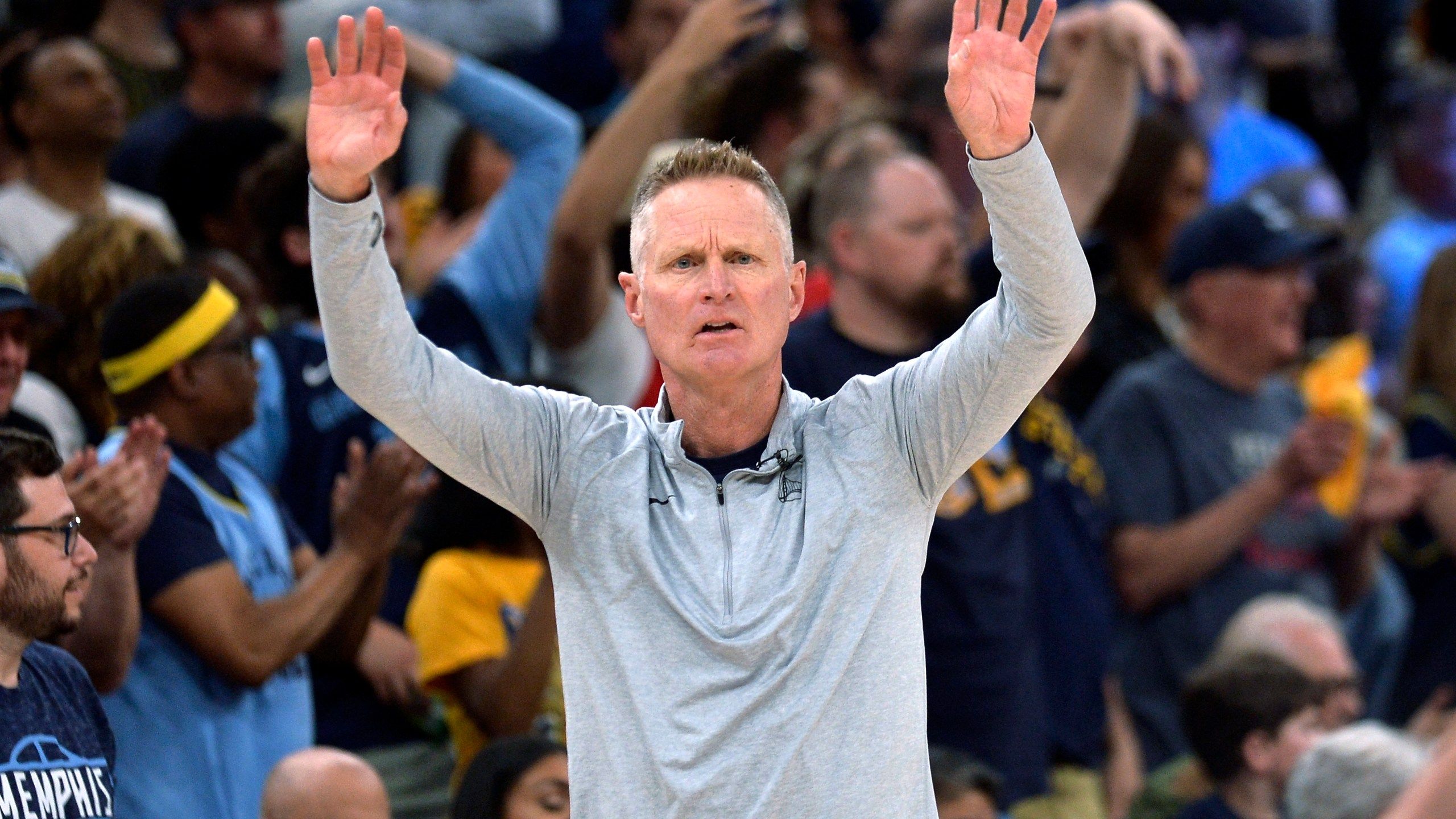 2560x1440 Warriors welcome back coach Steve Kerr from COVID protocols
